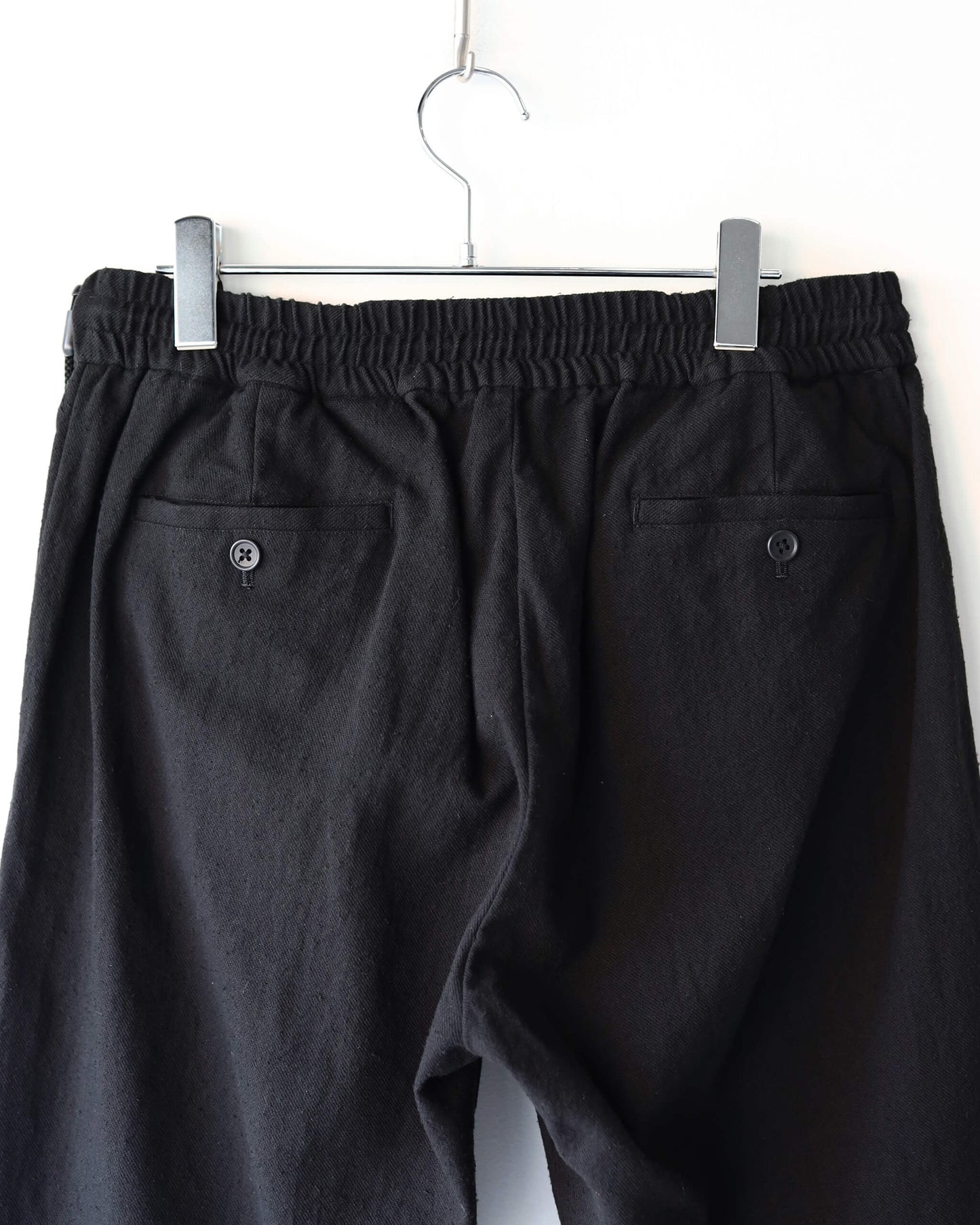 DEEP TUCK-SCN "BLACK"
