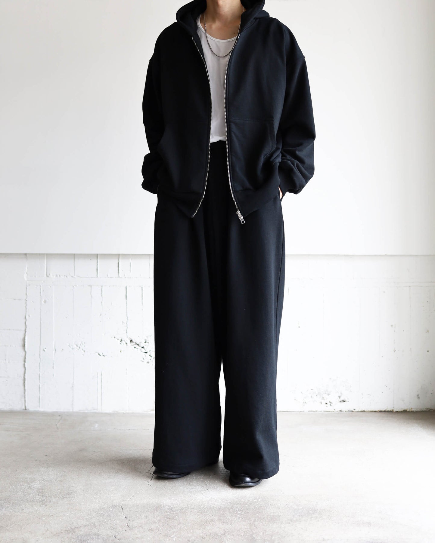 FULL ZIP HOODY "BLACK"
