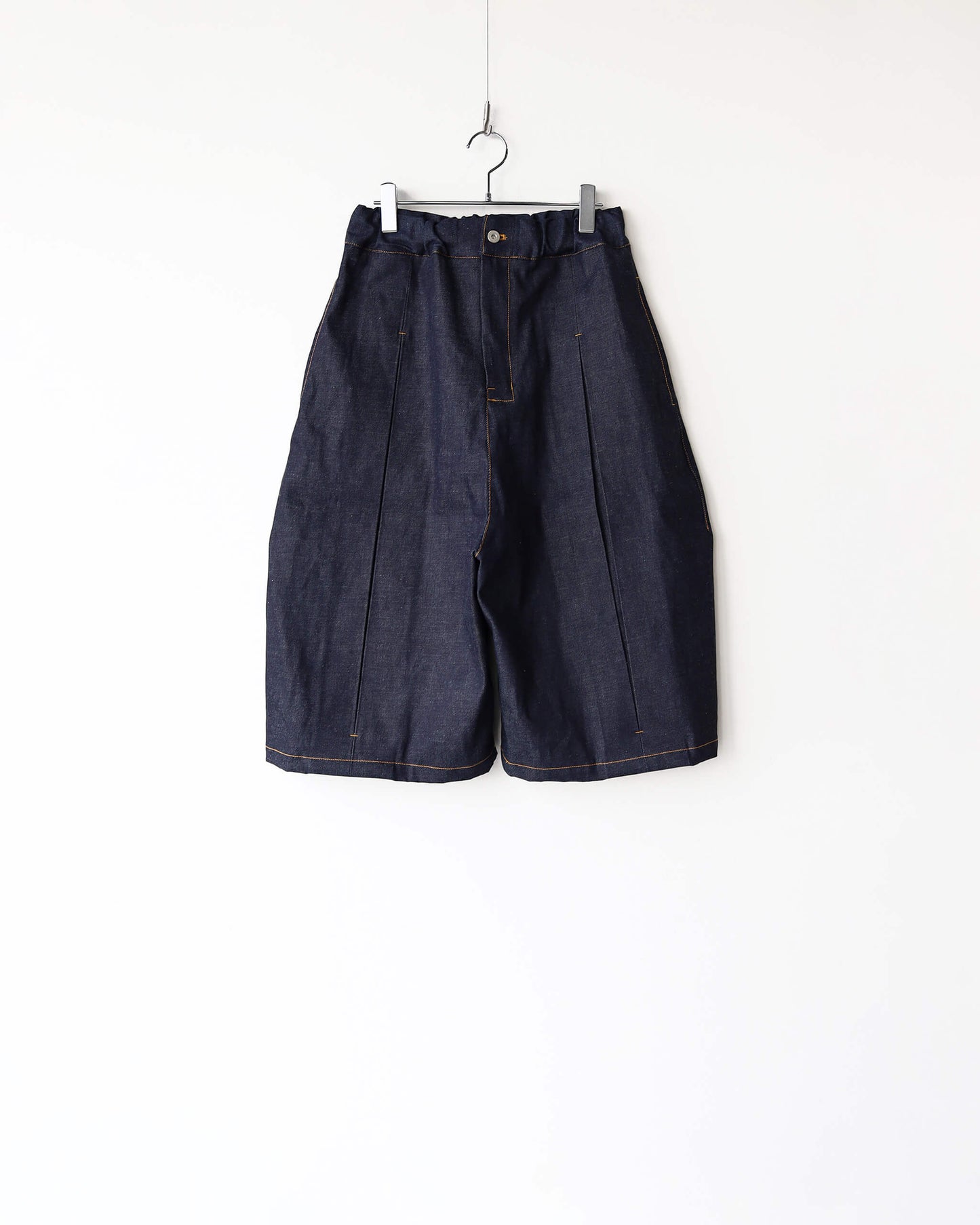 BOX PLEAT SHORT "RAW DENIM"