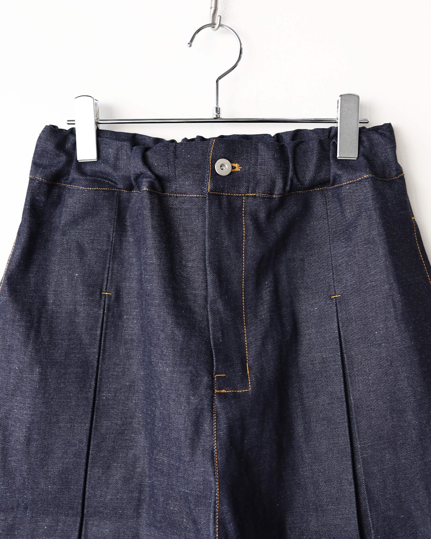 BOX PLEAT SHORT "RAW DENIM"