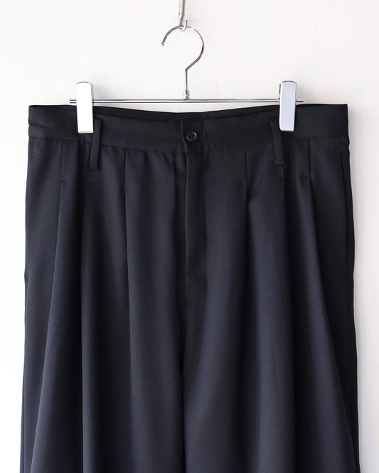 WOOL GABARDINE 3PLEAT WIDE SLACKS "BLACK"