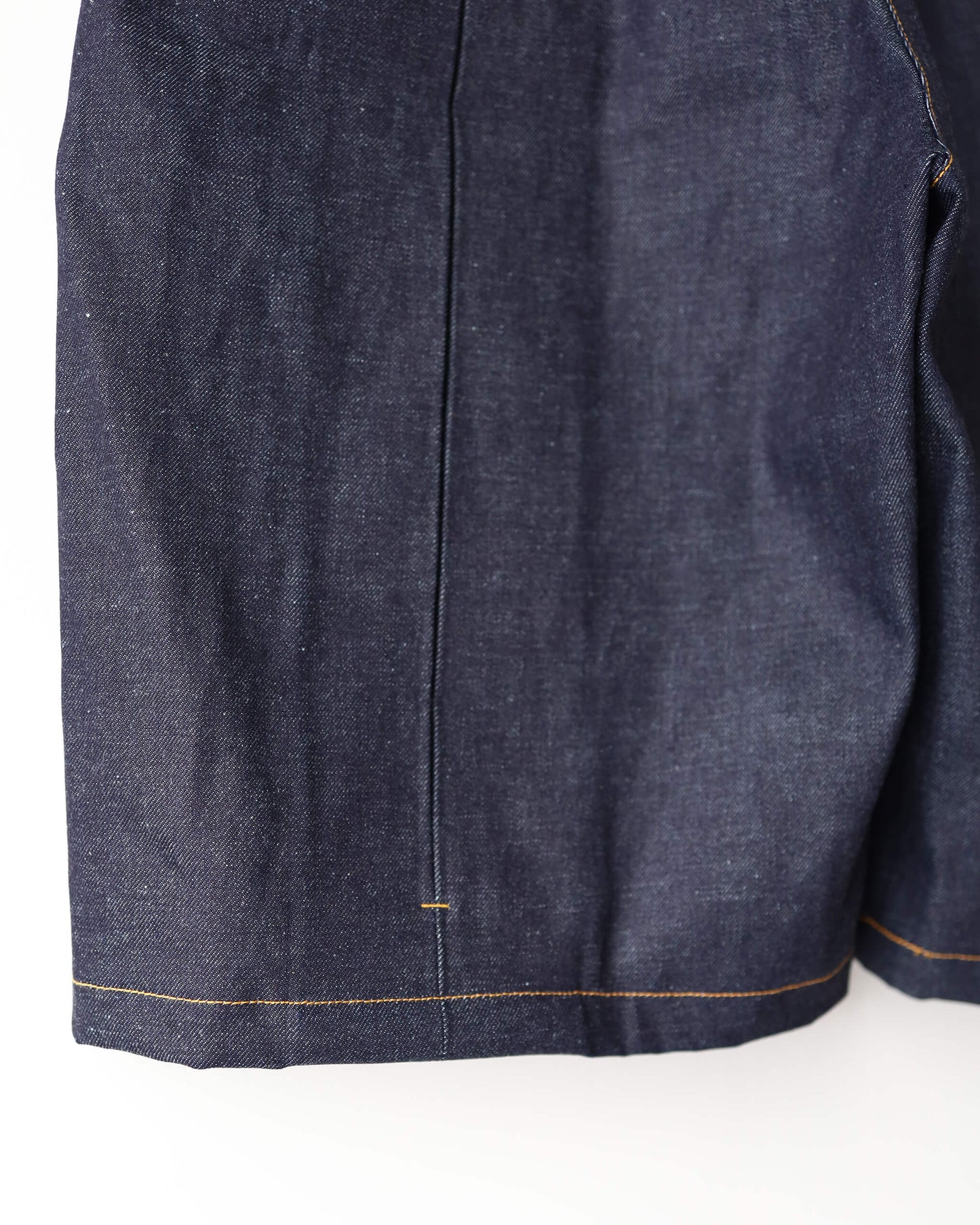 BOX PLEAT SHORT "RAW DENIM"