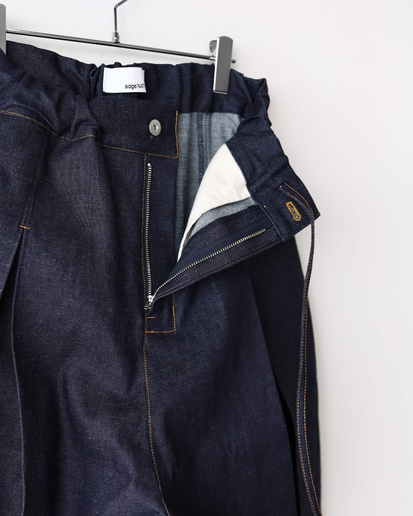 BOX PLEAT SHORT "RAW DENIM"