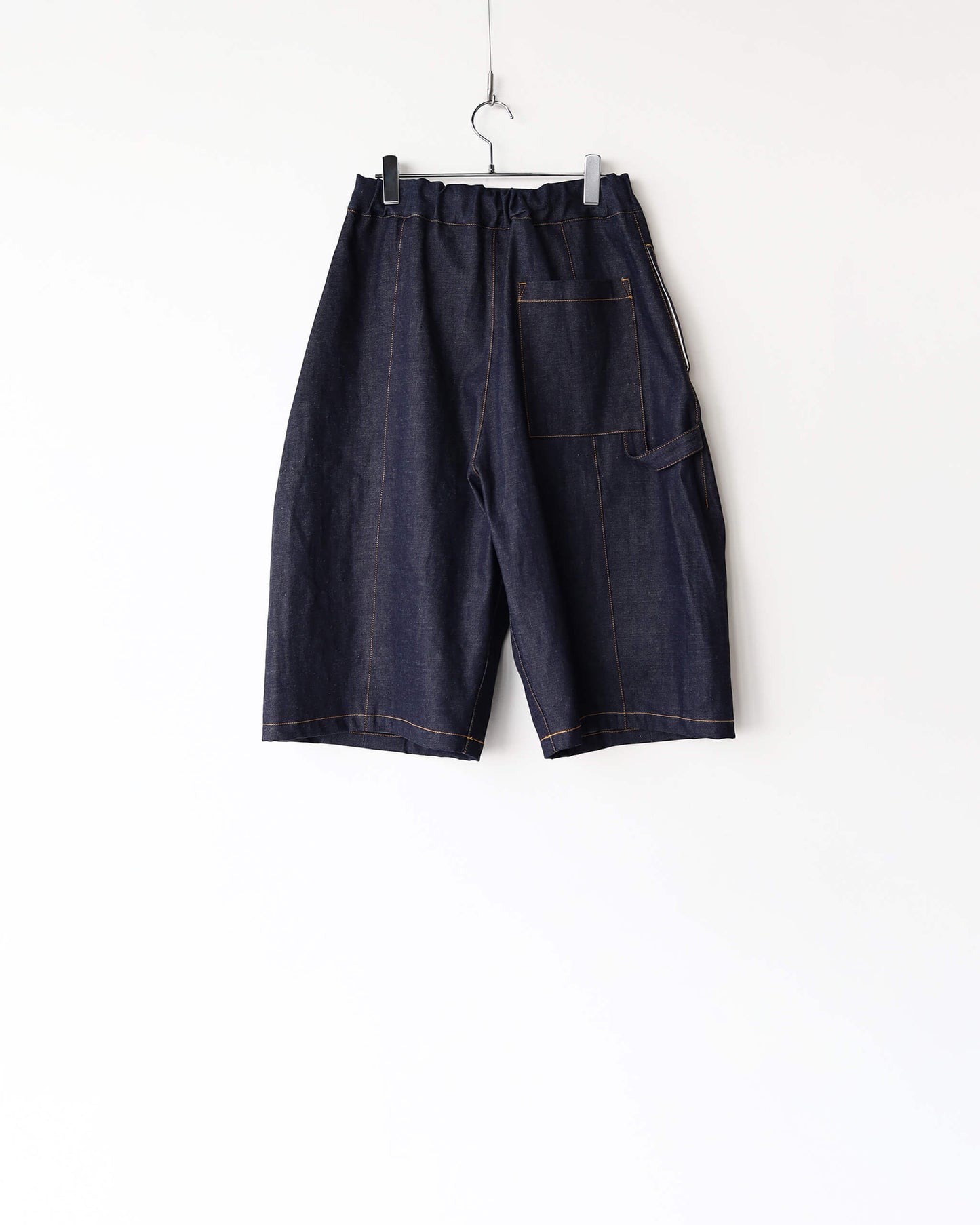 BOX PLEAT SHORT "RAW DENIM"