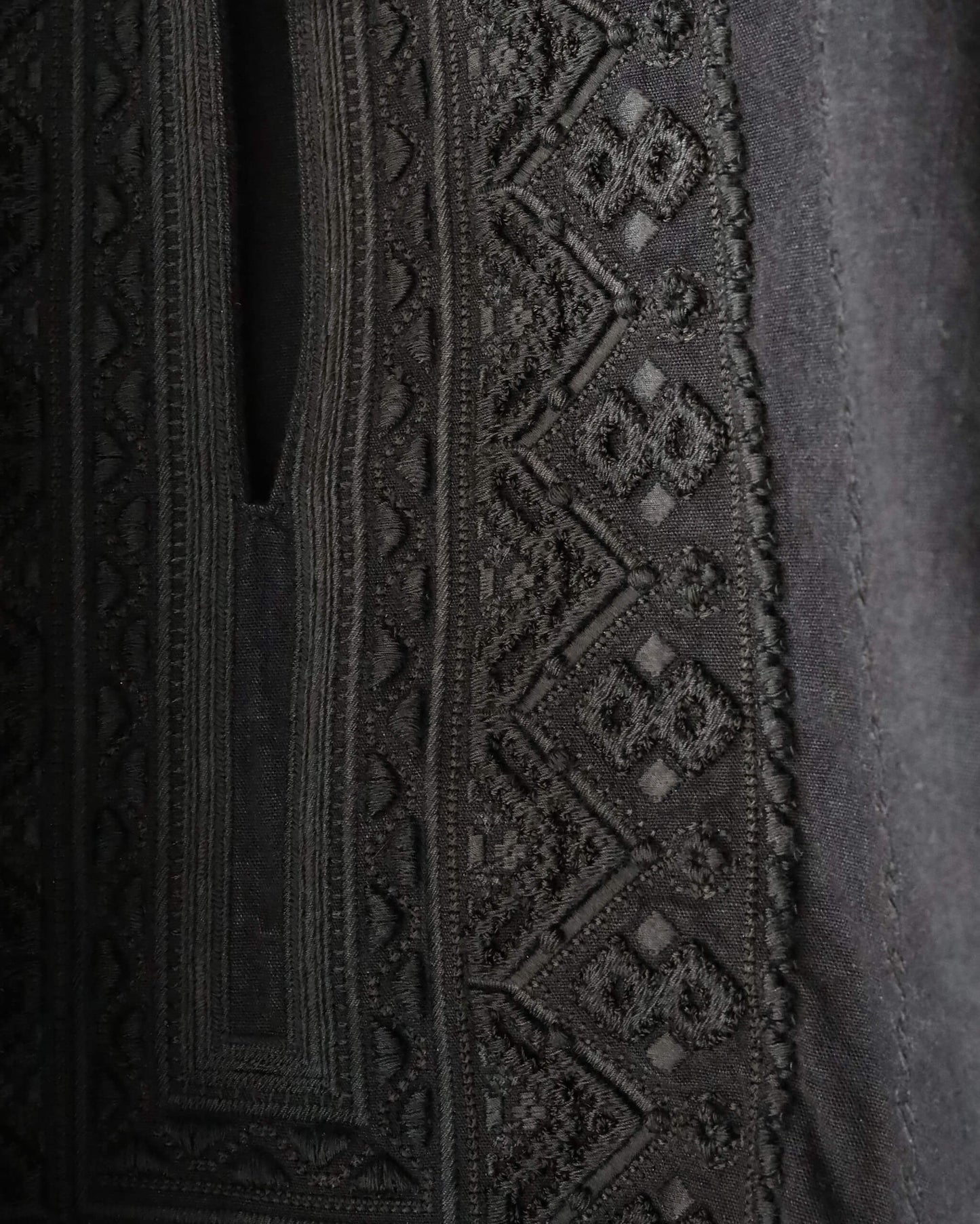 COTTON CHAMBRAY EMBROIDERY SKIPPER SHIRT "BLACK"