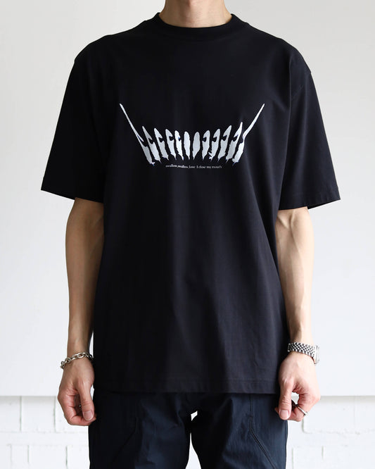 SWALLOW'S FEATHER PRINT T-SHIRT "Bk"