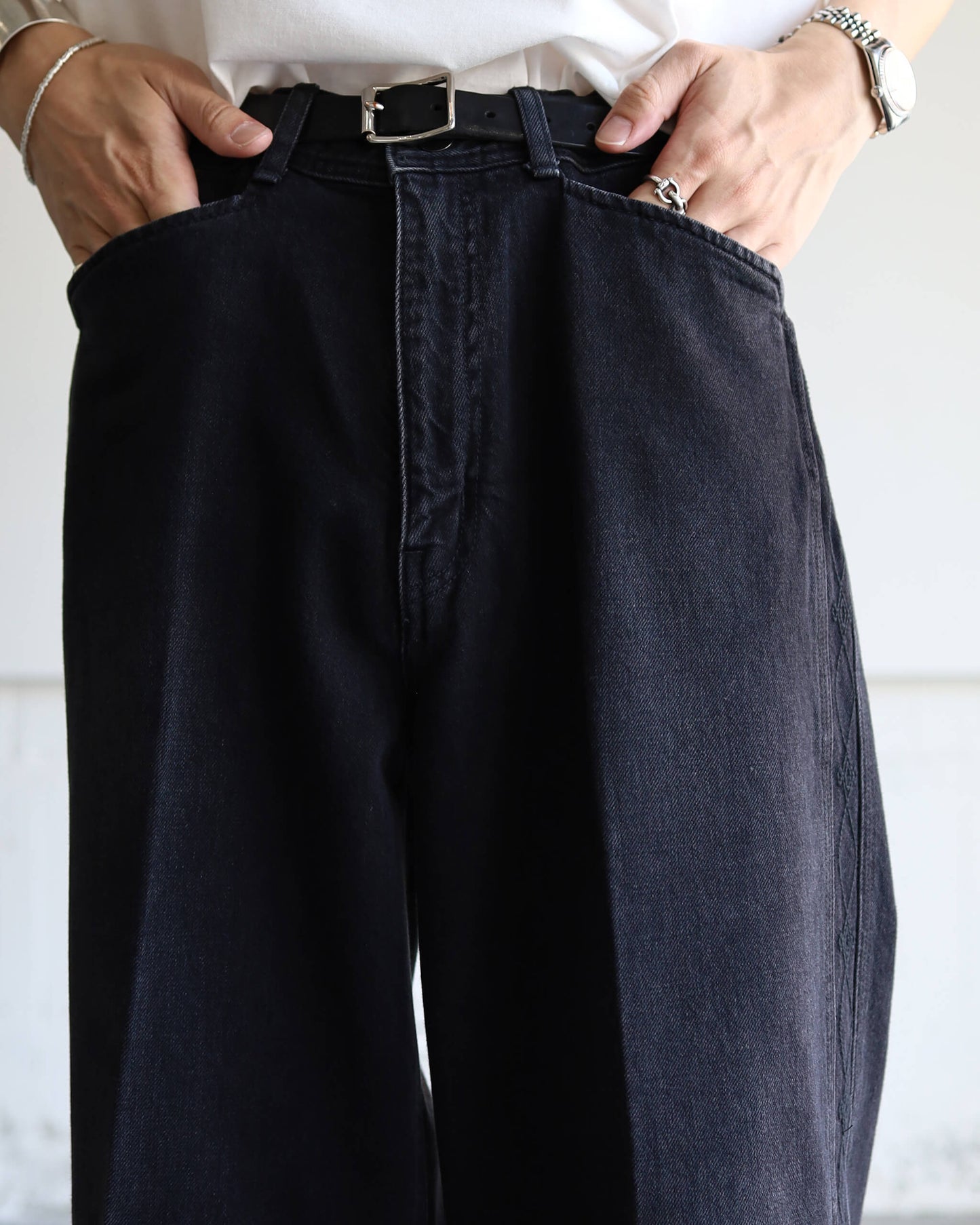 WIDE EMBROIDERY DENIM PANTS "WASHED BLACK"