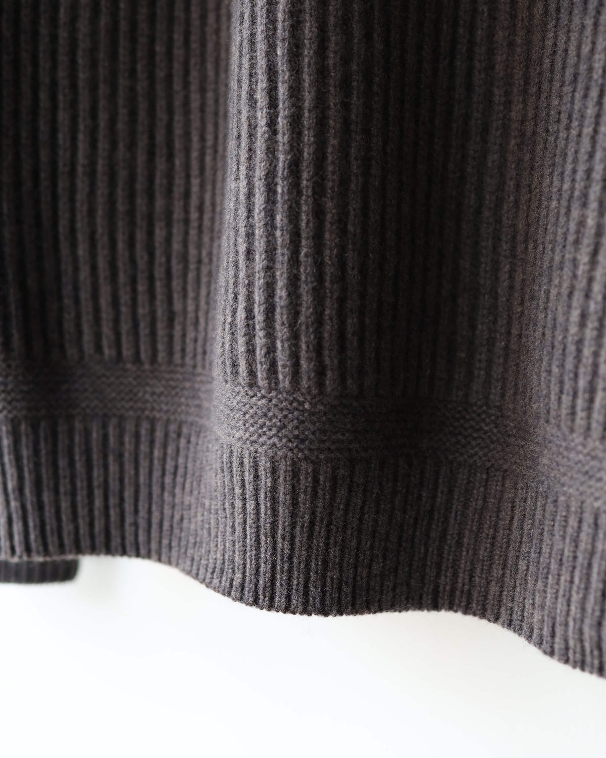 FULL CARDIGAN STITCH HIGH NECK ZIP JACKET "SHADOW"