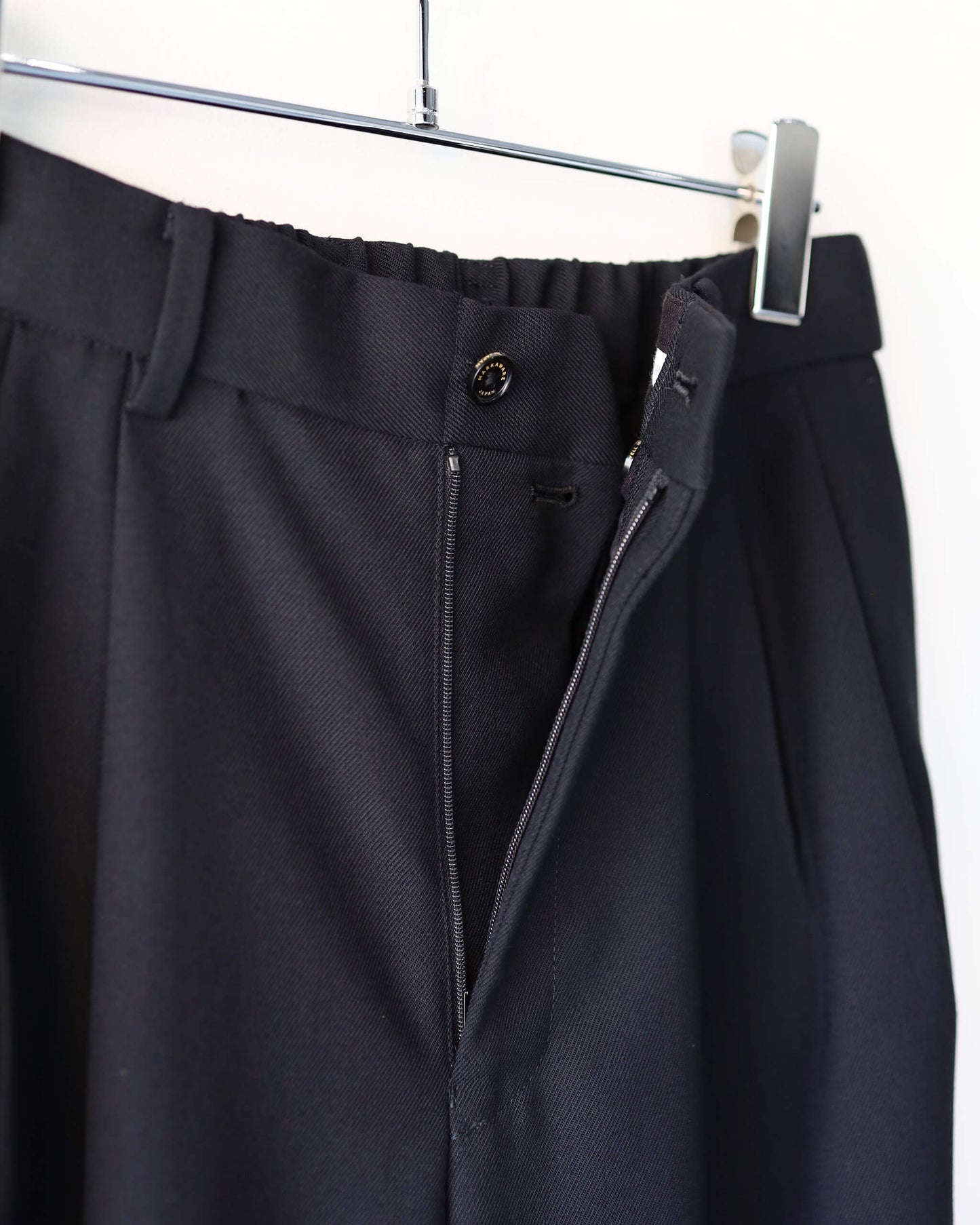 TRIPLE PLEATED WIDE TROUSERS ORGANIC WOOL SURVIVAL CLOTH®︎ "BLACK"