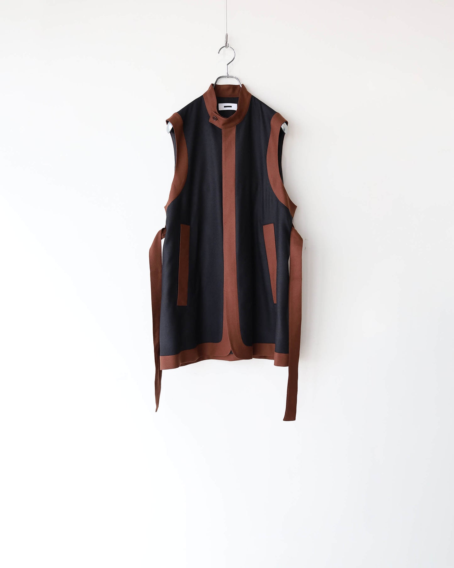 FRAME WAISTCOAT "BLACK × BROWN"