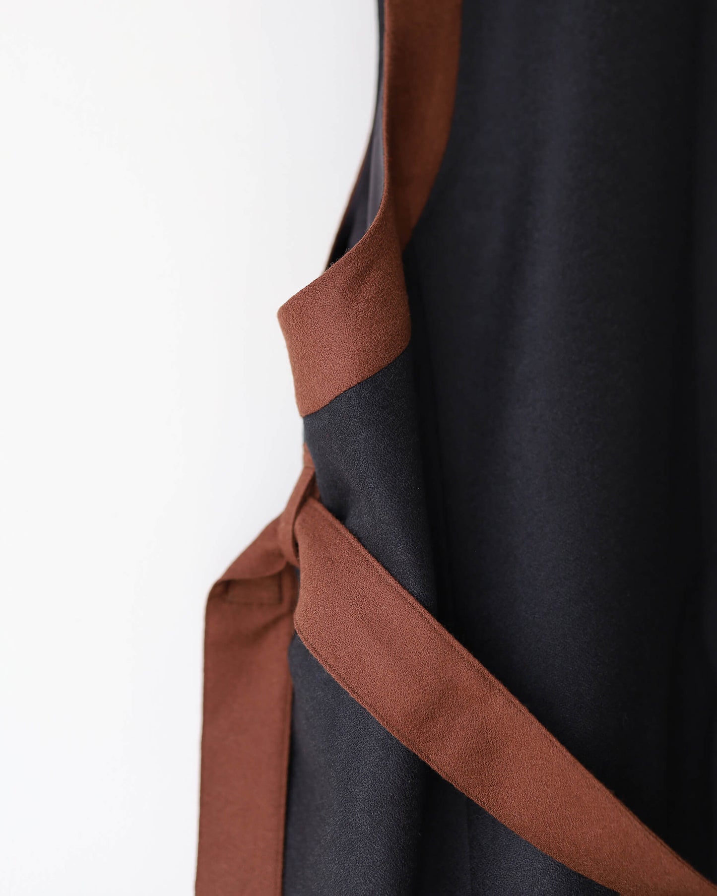 FRAME WAISTCOAT "BLACK × BROWN"