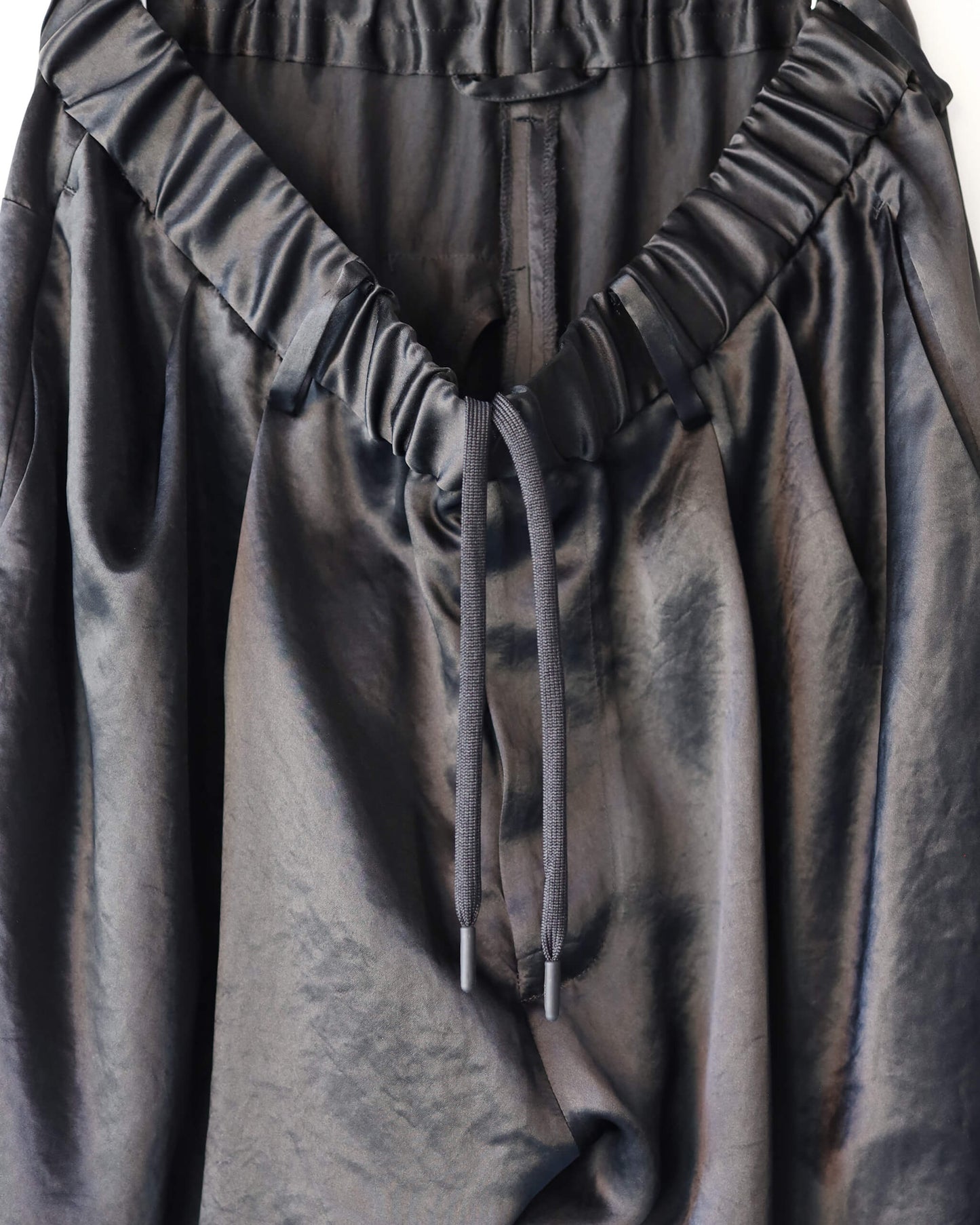 V-SATIN 2T SLACKS "BLACK"