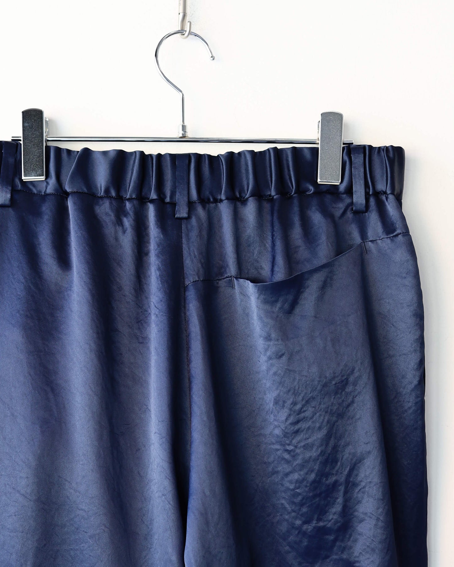 V-SATIN 2T SLACKS "NAVY"