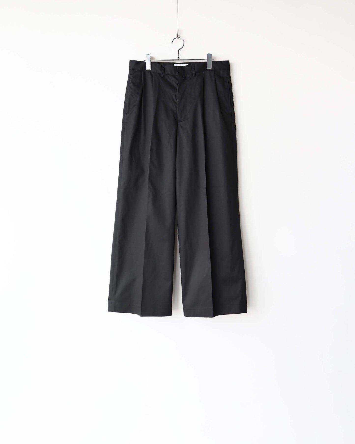 TACKED CHINO TROUSERS - PLANE - STANDARD "BLACK"