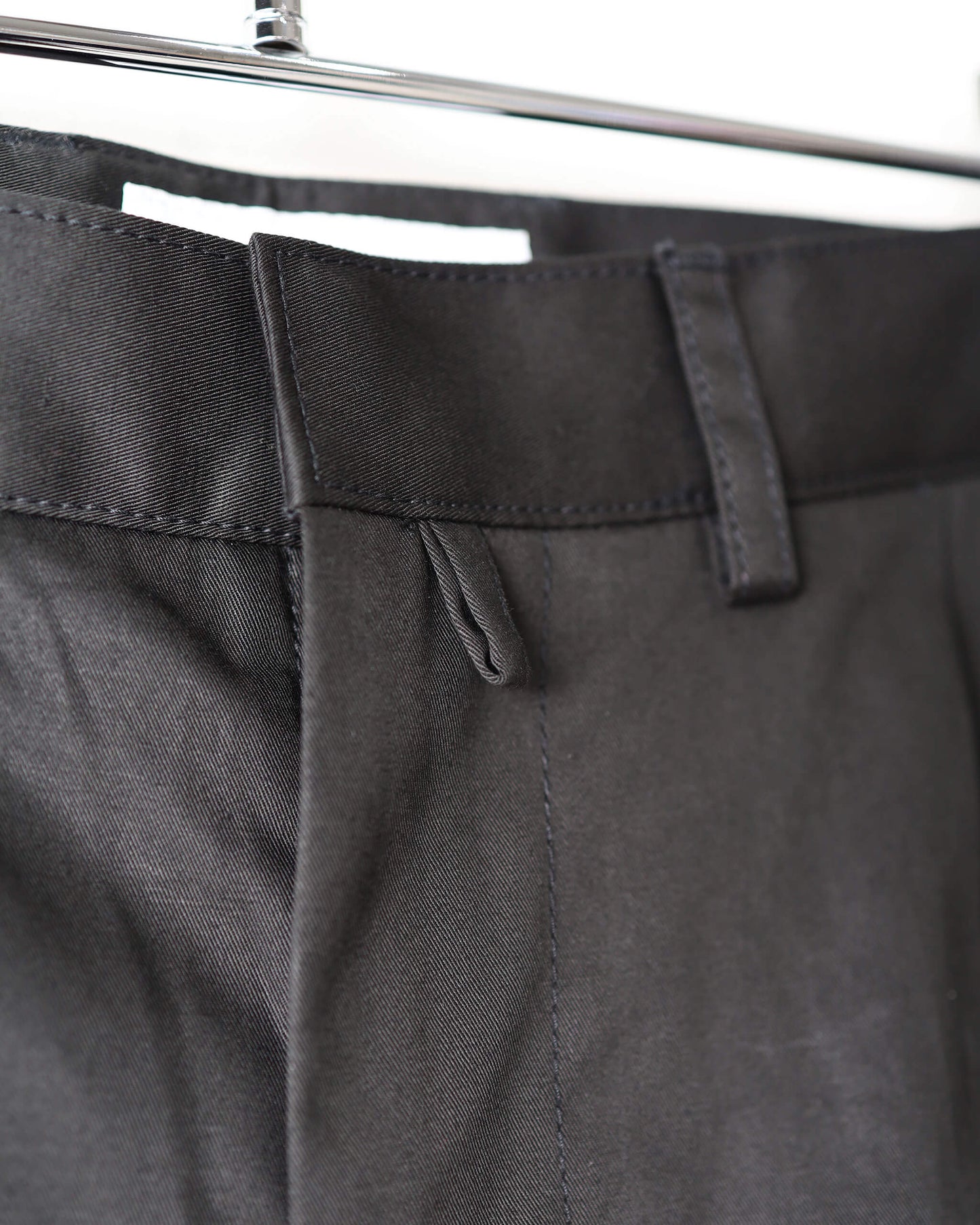 TACKED CHINO TROUSERS - PLANE - STANDARD "BLACK"