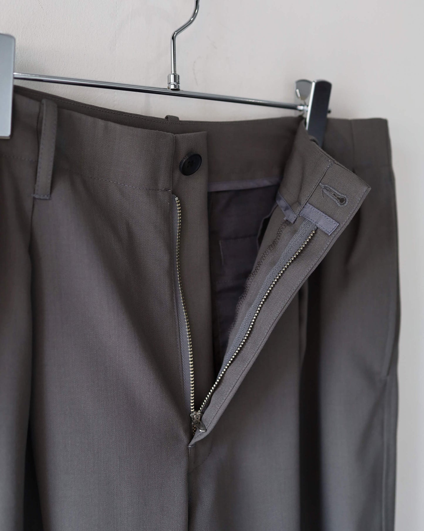 Ganshin wool gabardine - Bryan "Gray khaki"
