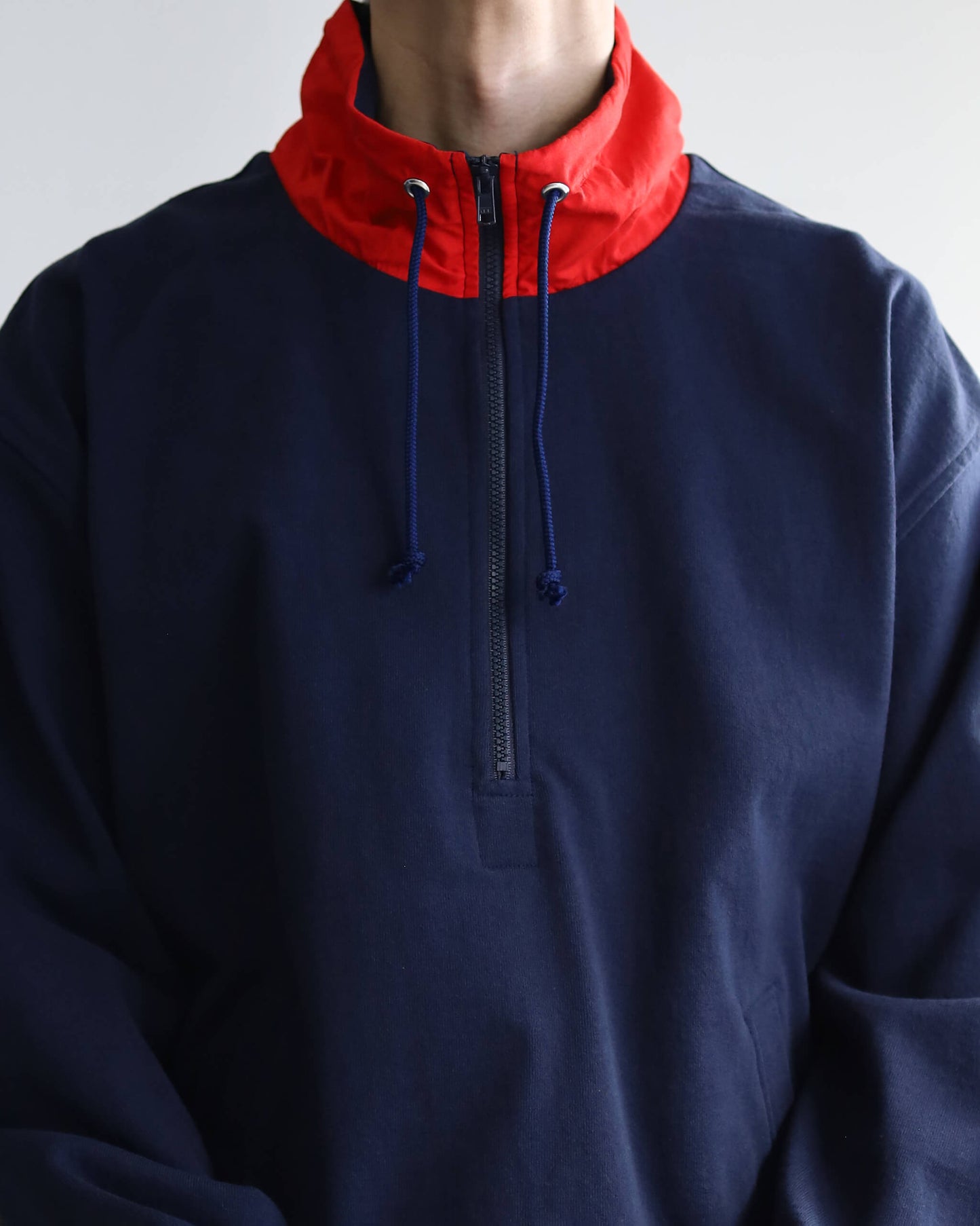 STAND COLLAR HALF ZIP SWEAT "NAVY × RED"