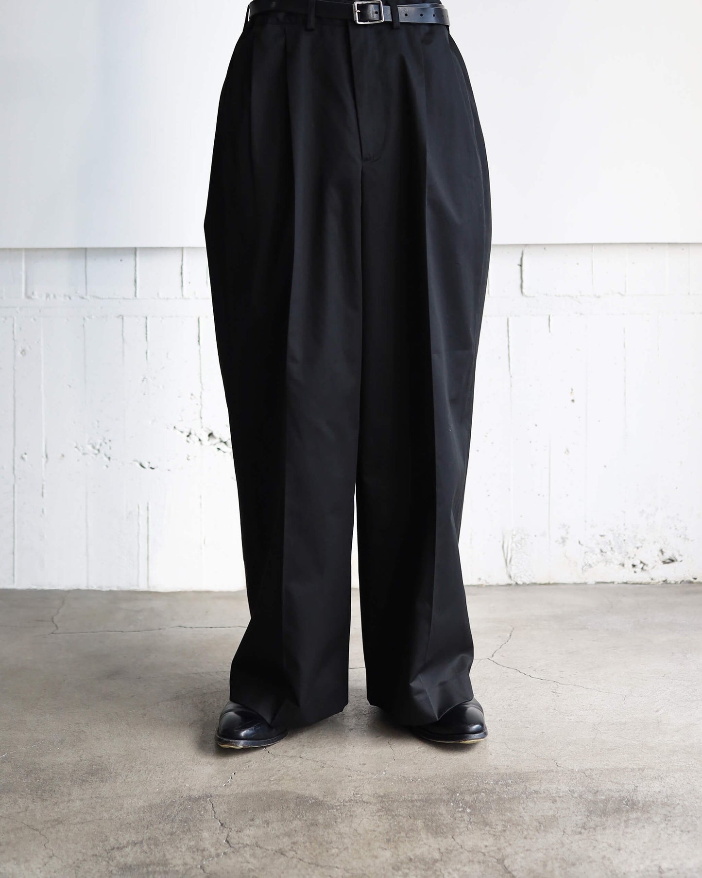 TACKED CHINO TROUSERS - PLANE - STANDARD "BLACK"