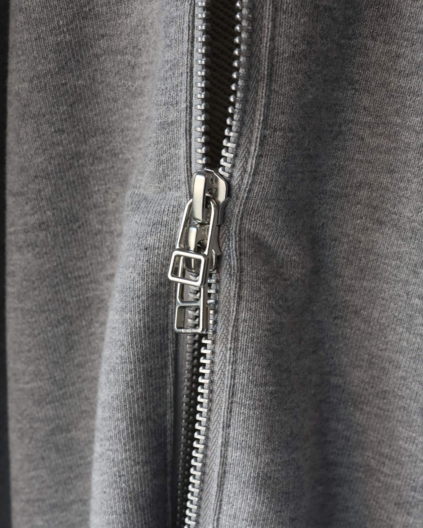 DOUBLE FRONT SWEAT HOODIE "Gr"