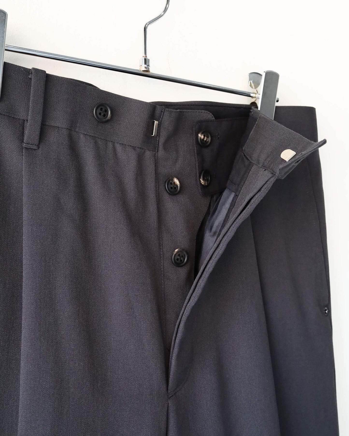 SINGLE TUCK WIDE TROUSER "Charcoal"