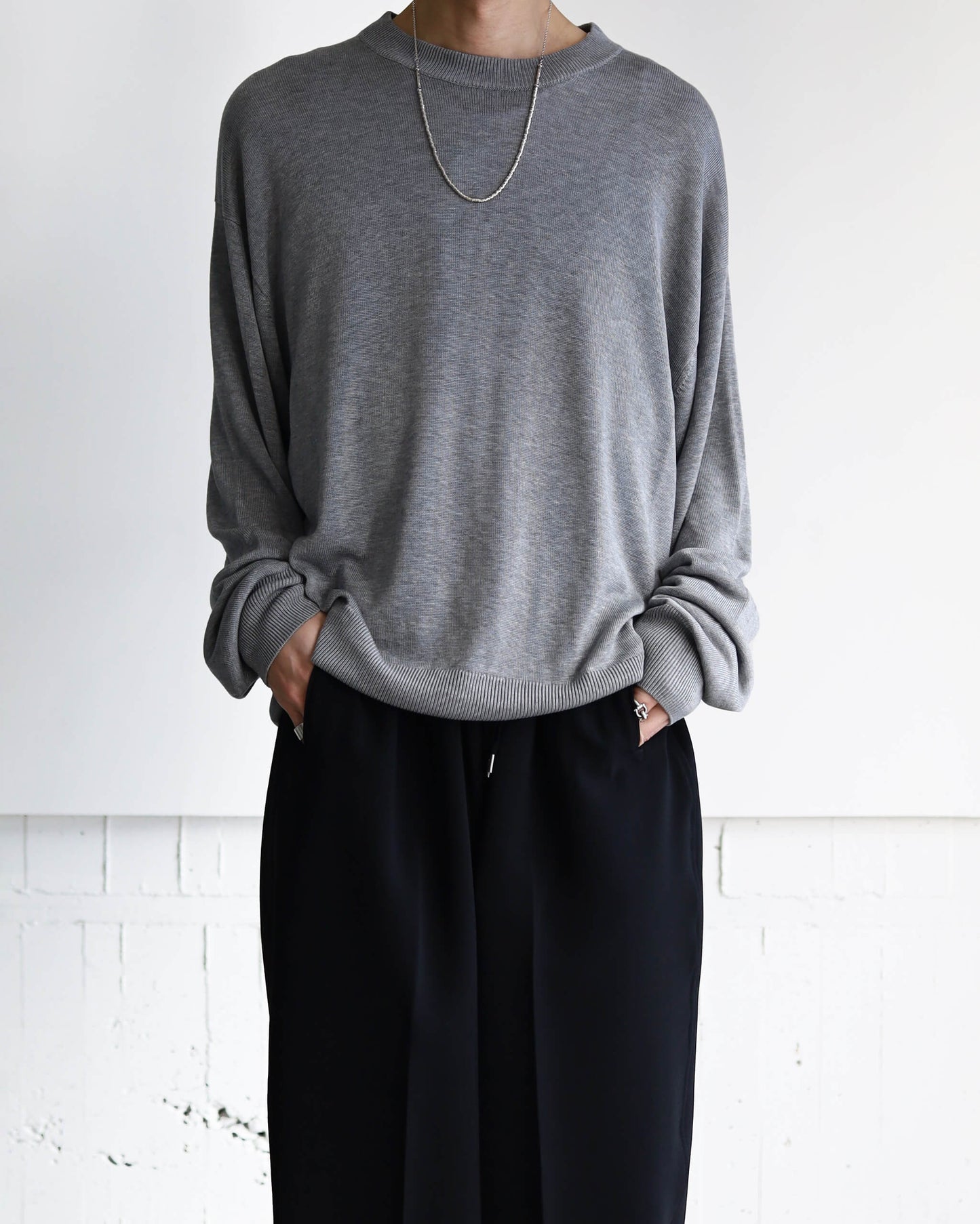 CREW-NECK SWEATER "TOP GRAY"