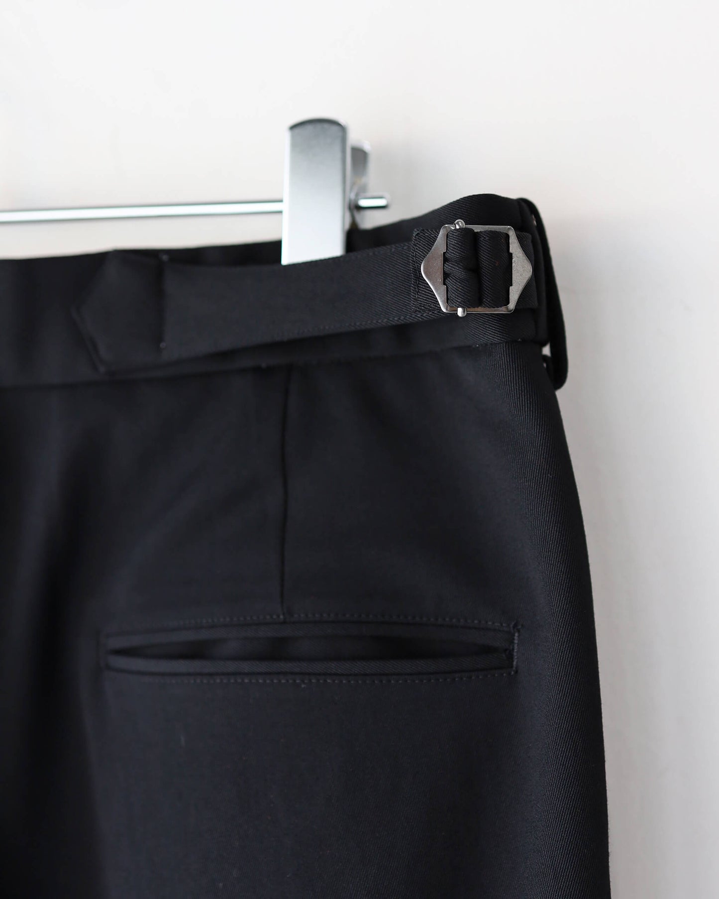 TWO TUCK BAGGY TROUSERS 2/60 WASHER WOOL GABARDINE "BLACK"