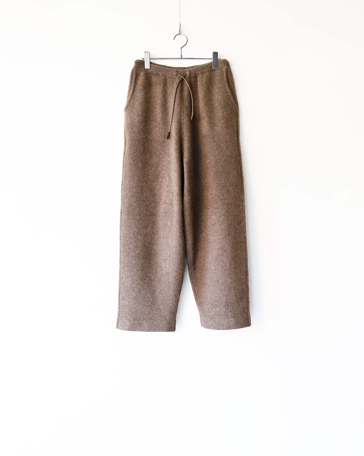 Innocent YAK Wide tapered pants "Mocha"