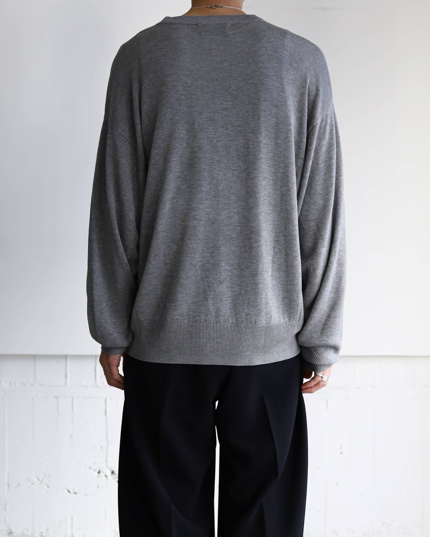 CREW-NECK SWEATER "TOP GRAY"