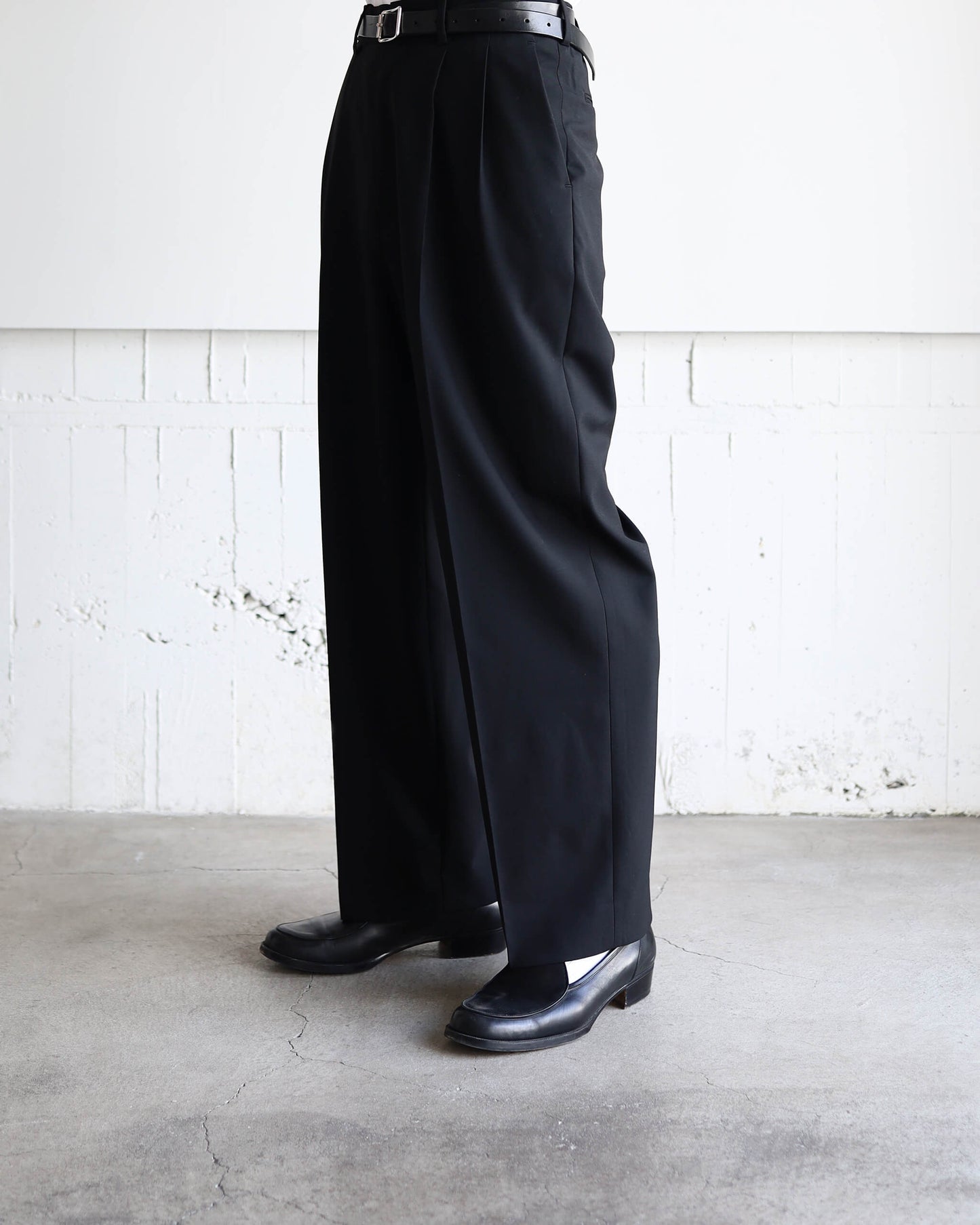 CLASSIC FIT DOUBLE PLEATED TROUSERS ORGANIC WOOL 2/80 TROPICAL "BLACK"