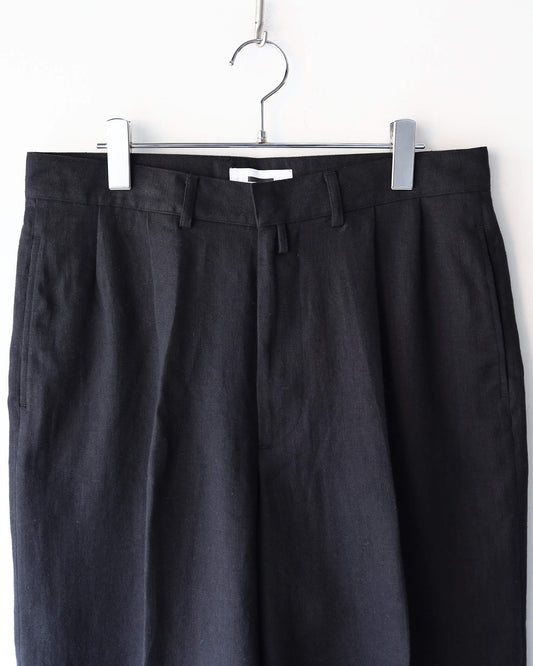 TACKED SHORTS "BLACK"