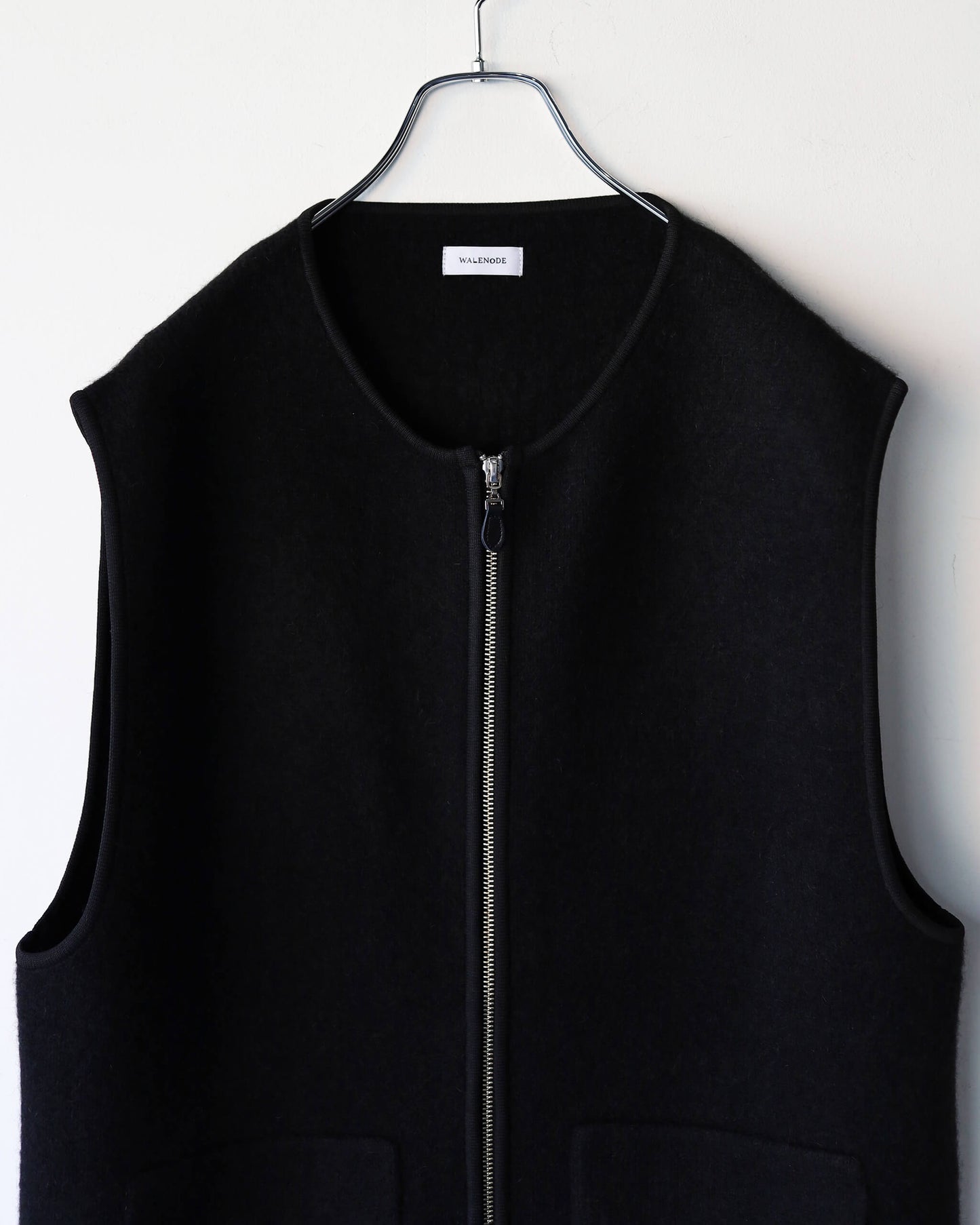 Innocent YAK Zip-up vest "Black"