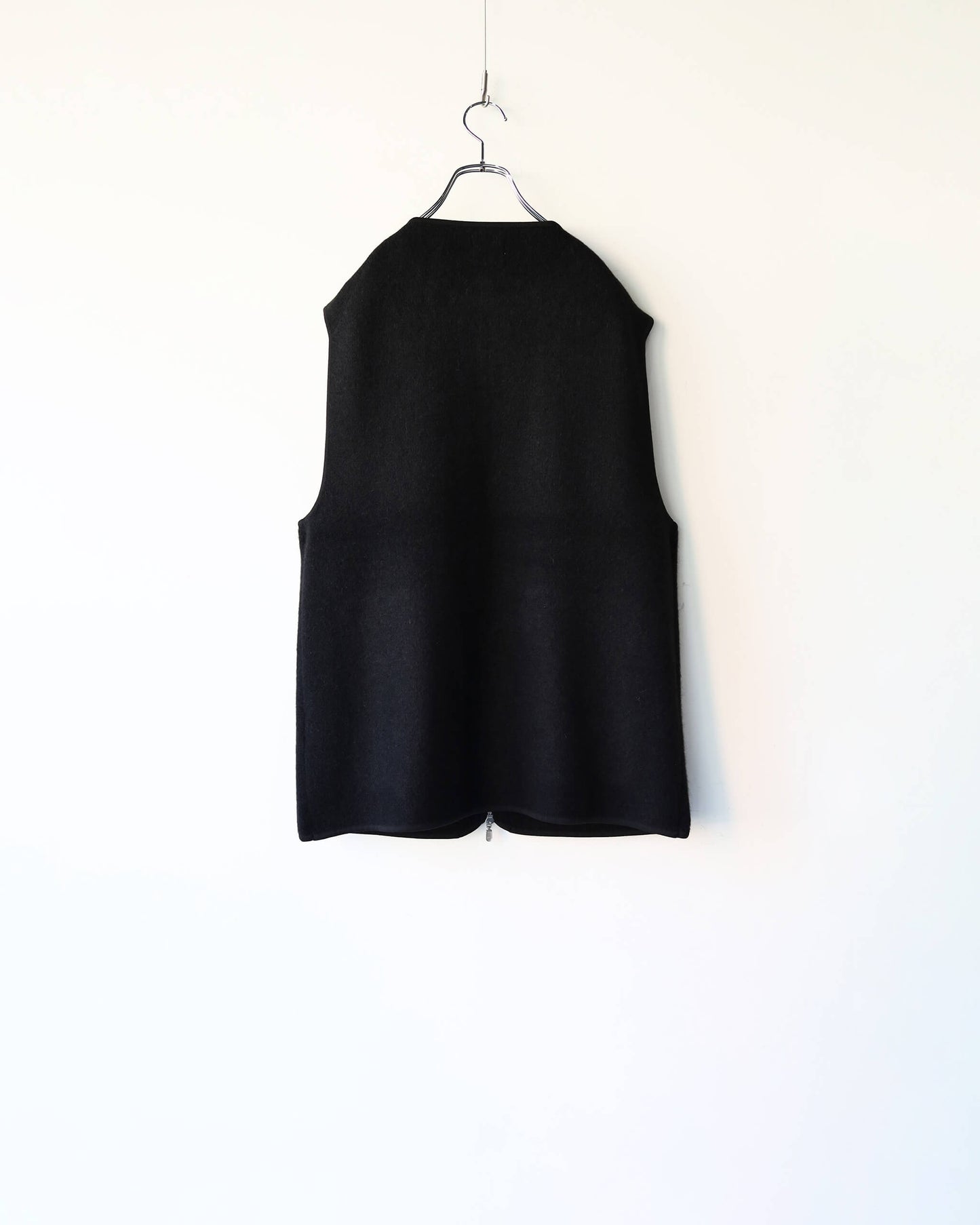 Innocent YAK Zip-up vest "Black"