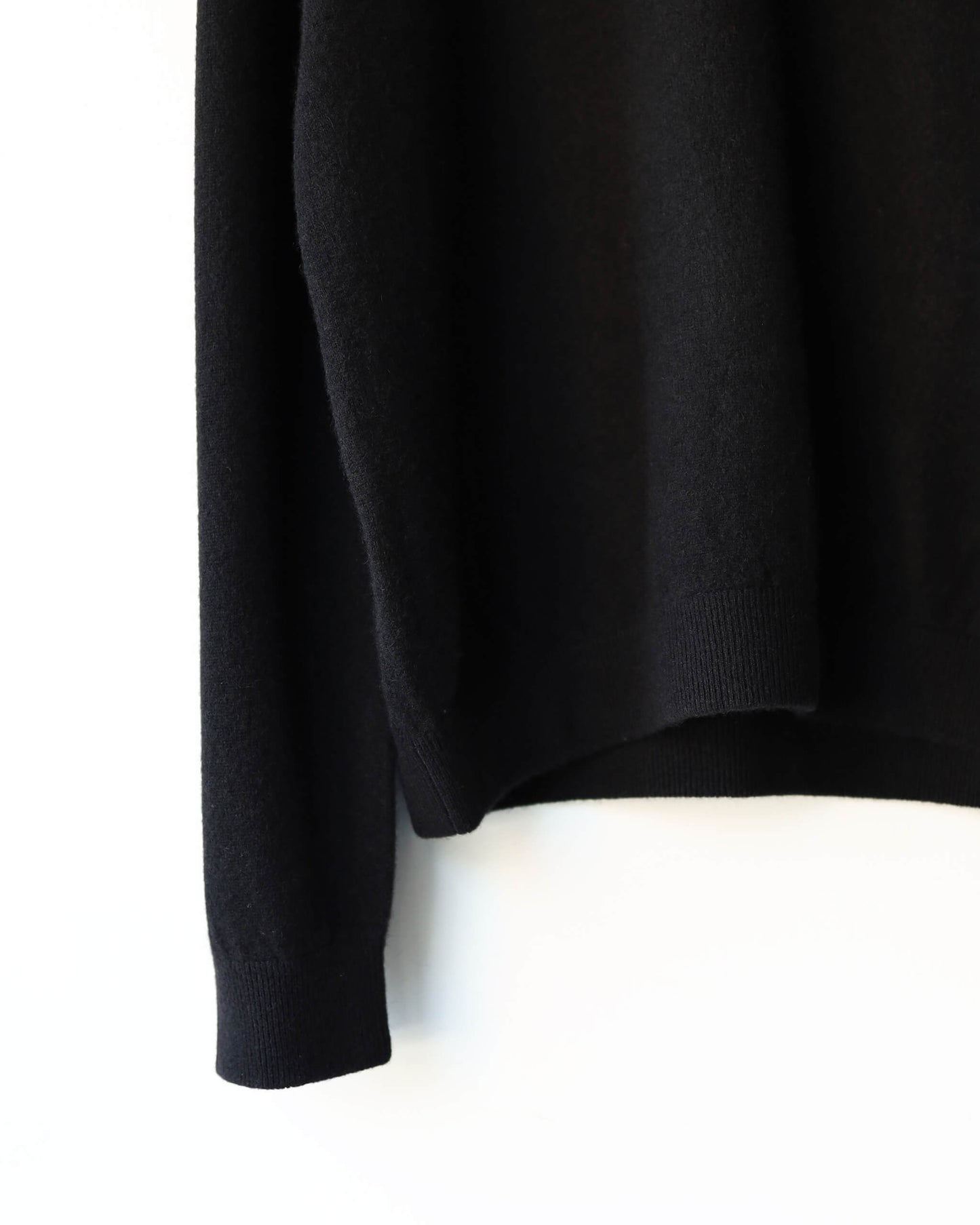 Innocent YAK Sweat like sweater "Black"