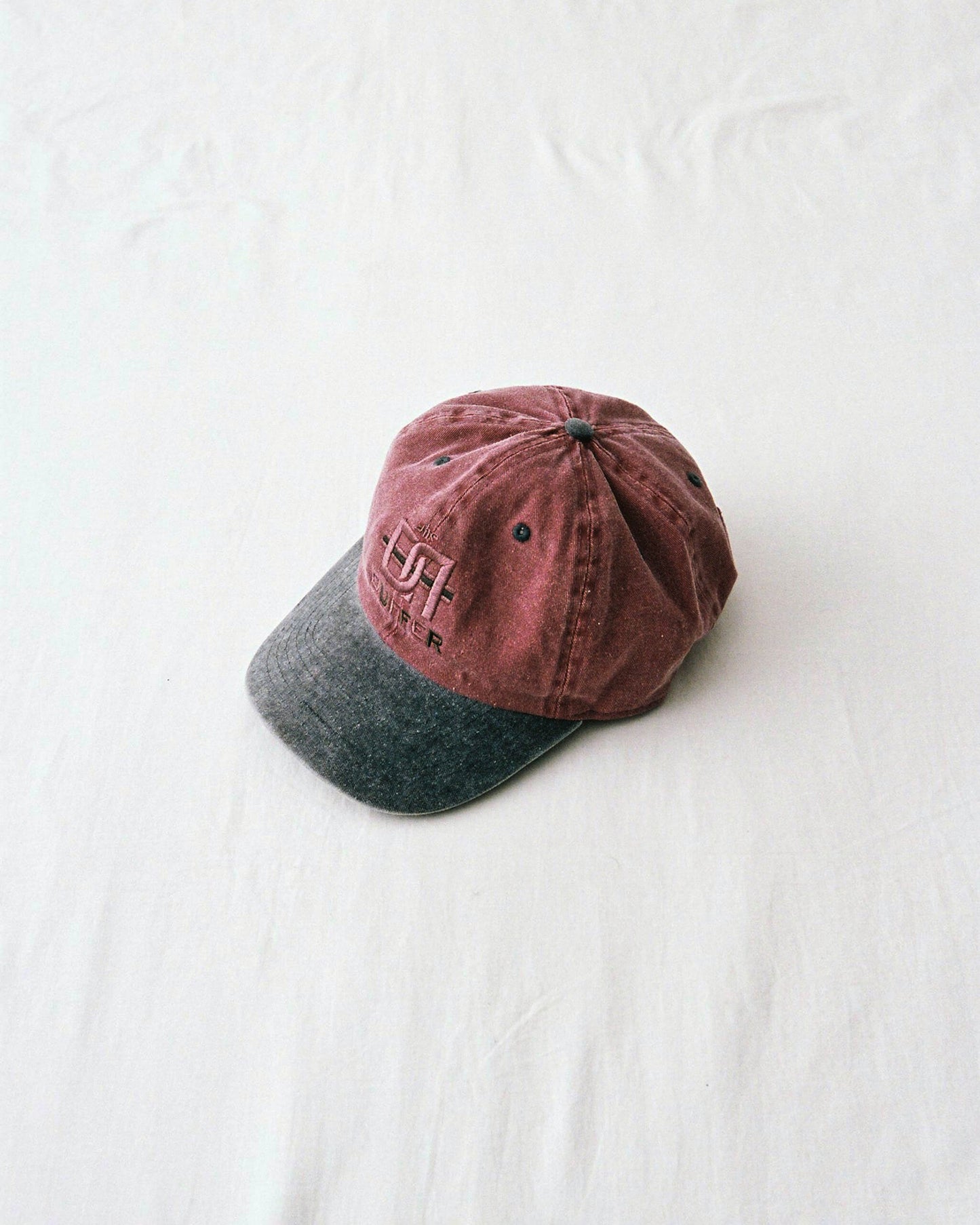 BASEBALL CAP "RED / BLK"