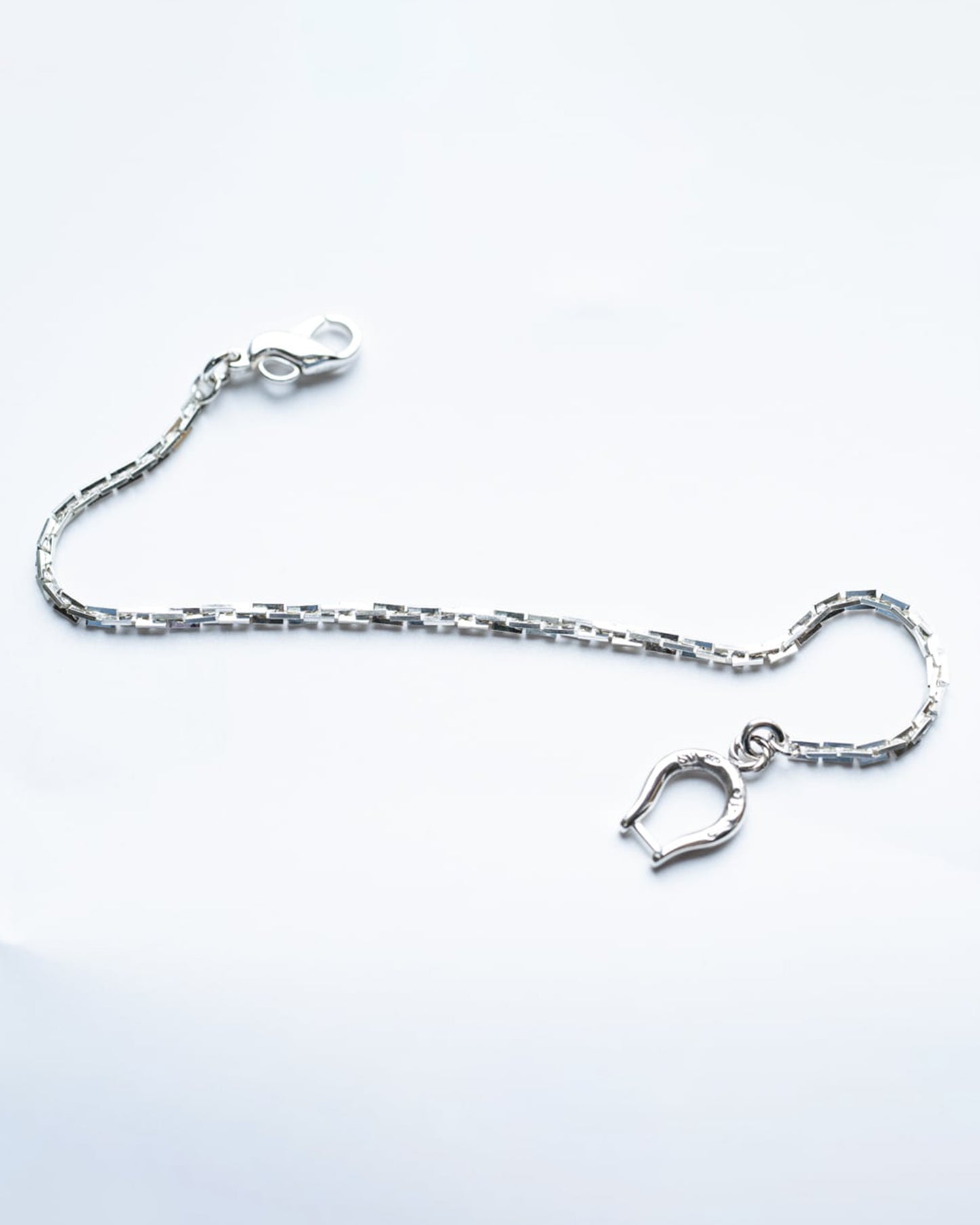 Horse shoe Rectangle bracelet [BN-090]