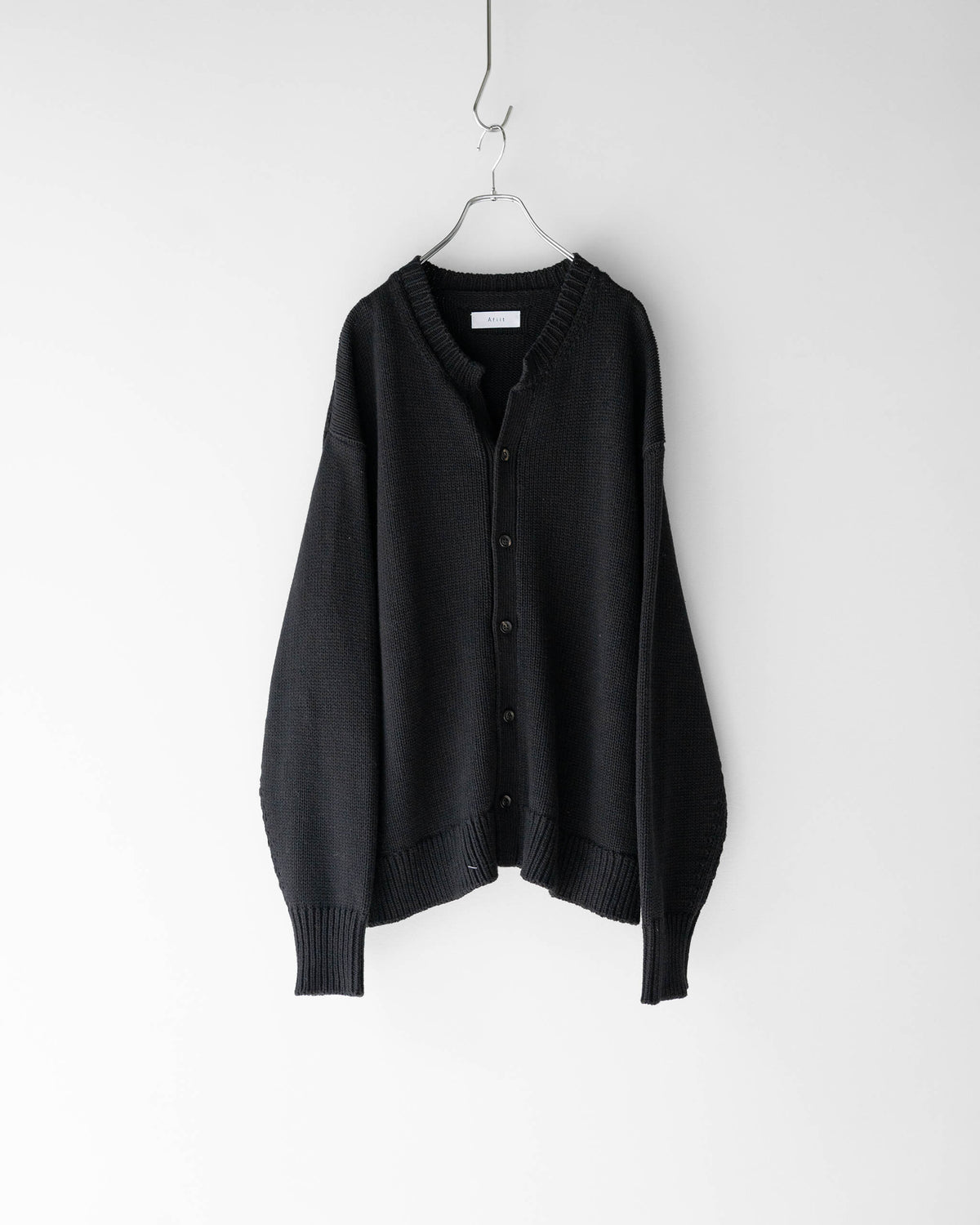 CREW NECK CARDIGAN "BLACK"