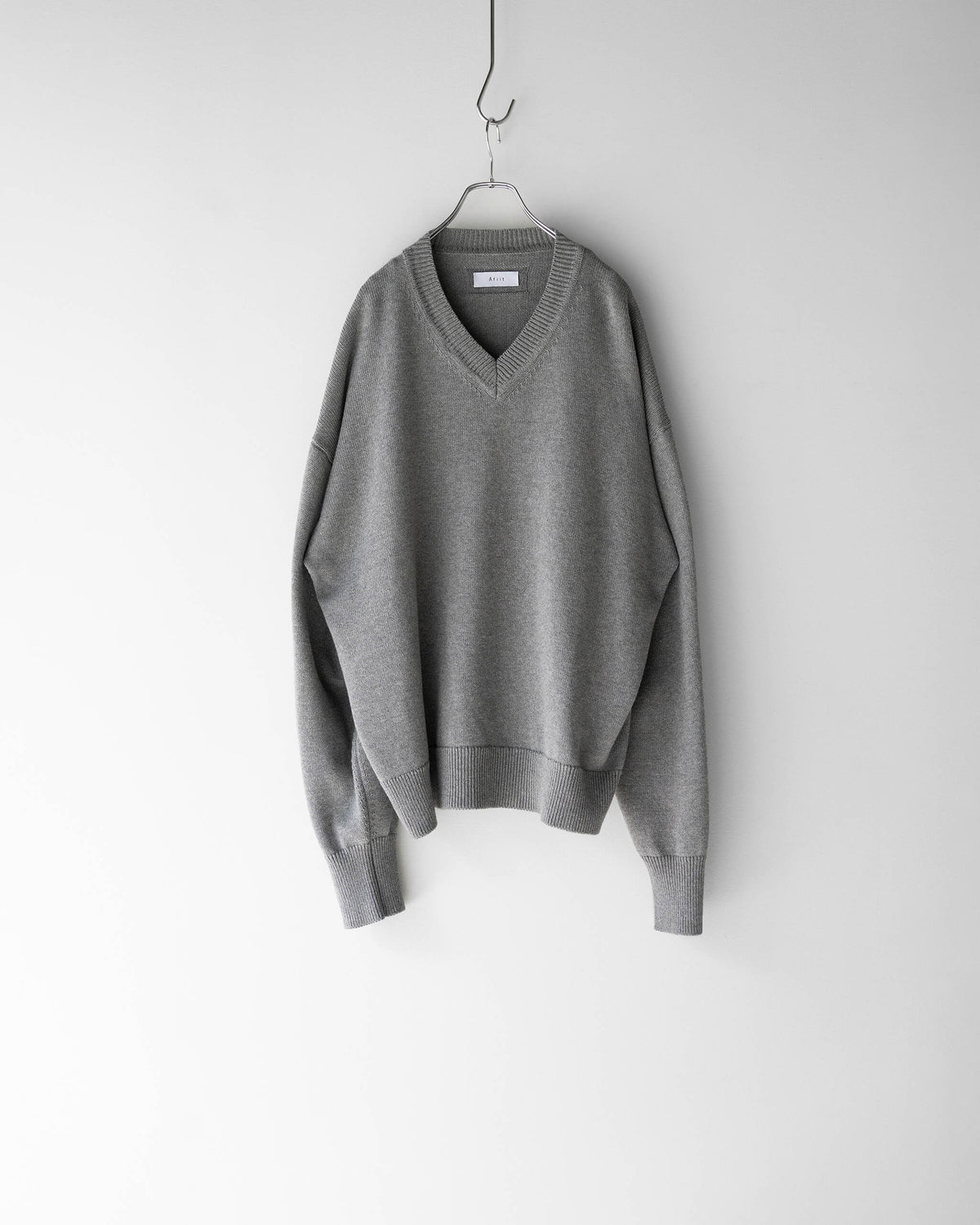 V-NECK KNIT "GRAY"