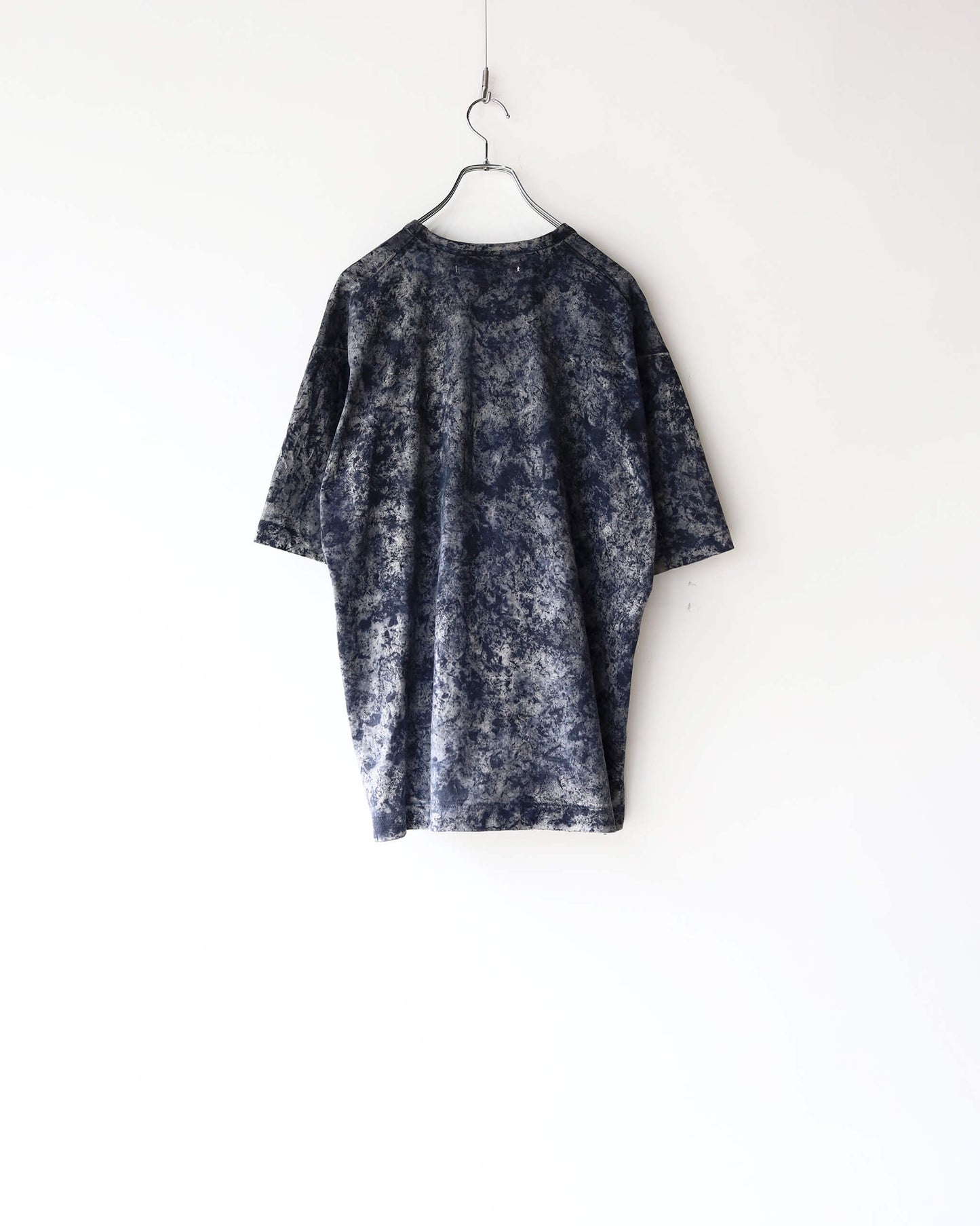 HAND DYED COTTON / CREW NECK T-SHIRT "BLACK SPOTS"