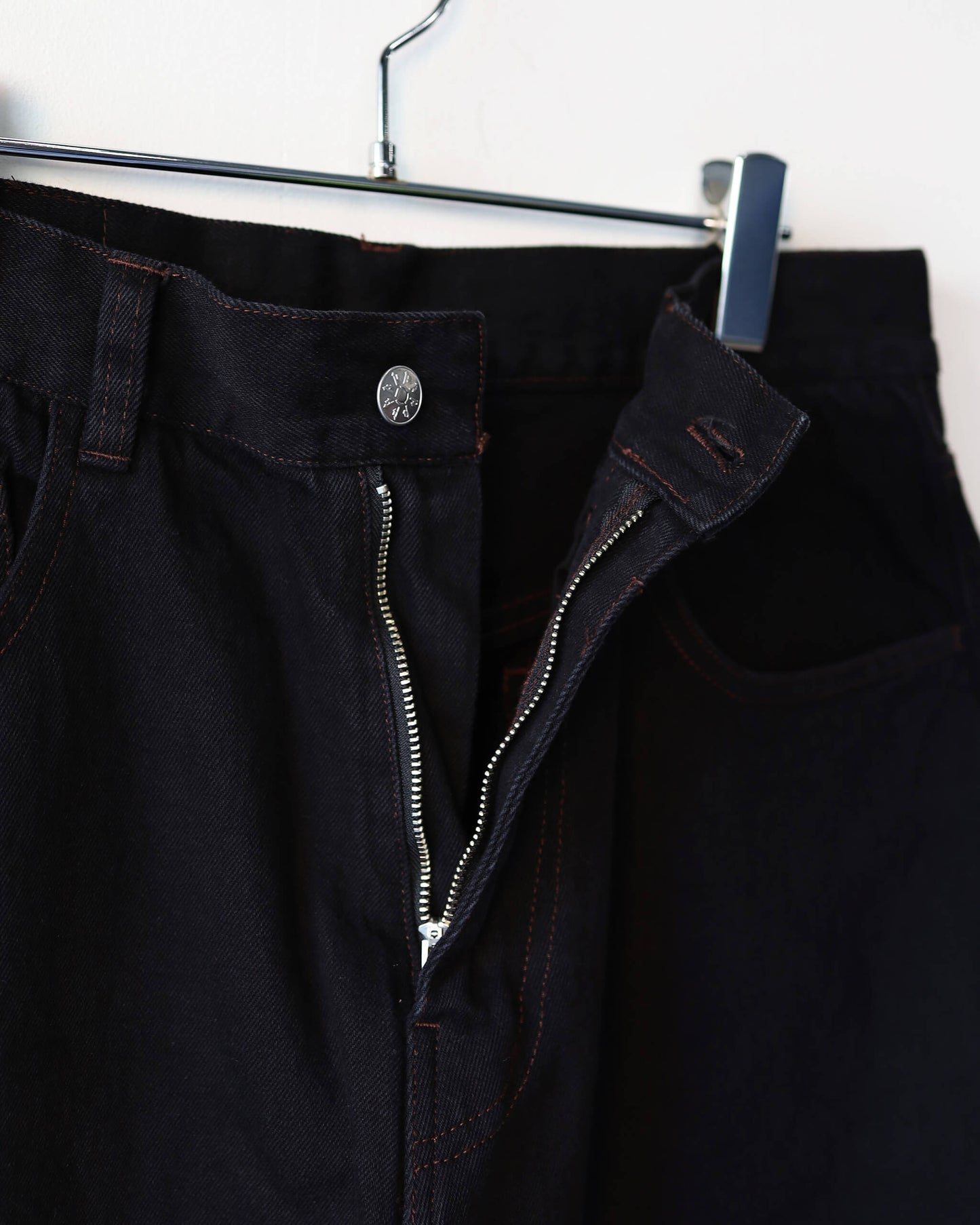6 POCKET JEANS "BLACK"