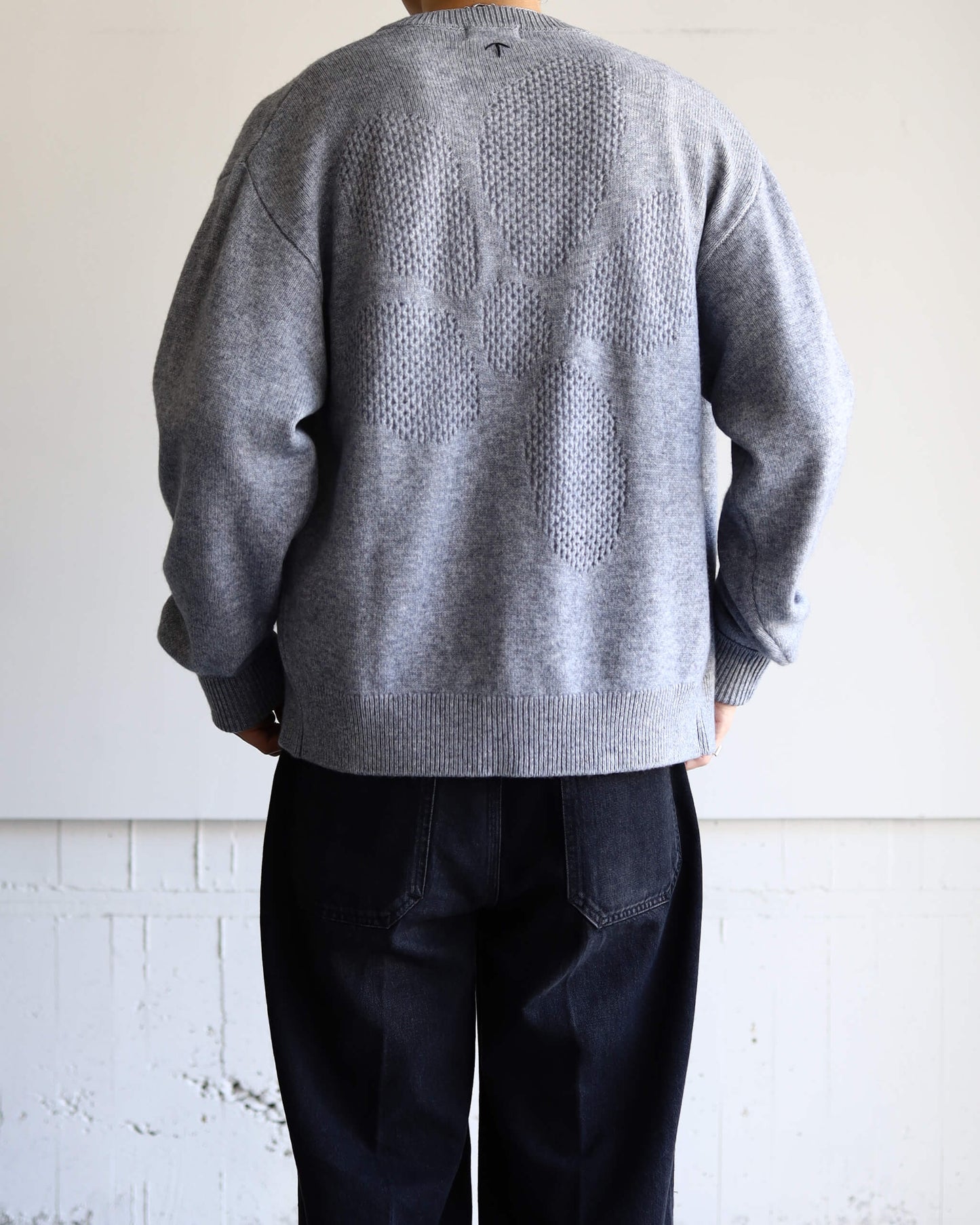 [Exclusive] flower crew cardigan "nezumi"