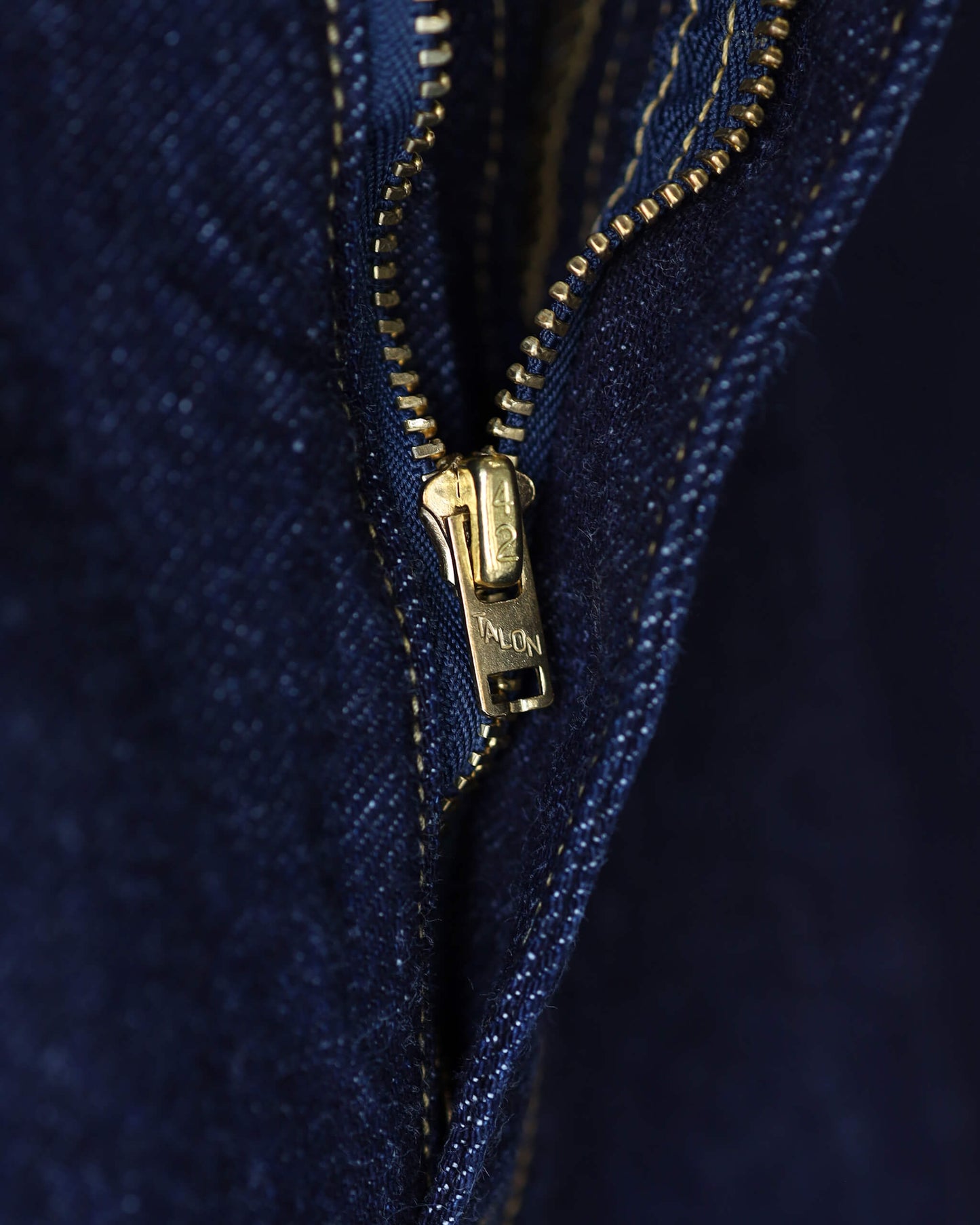 WIDE TAPERED DENIM PANTS "OW/INDIGO"