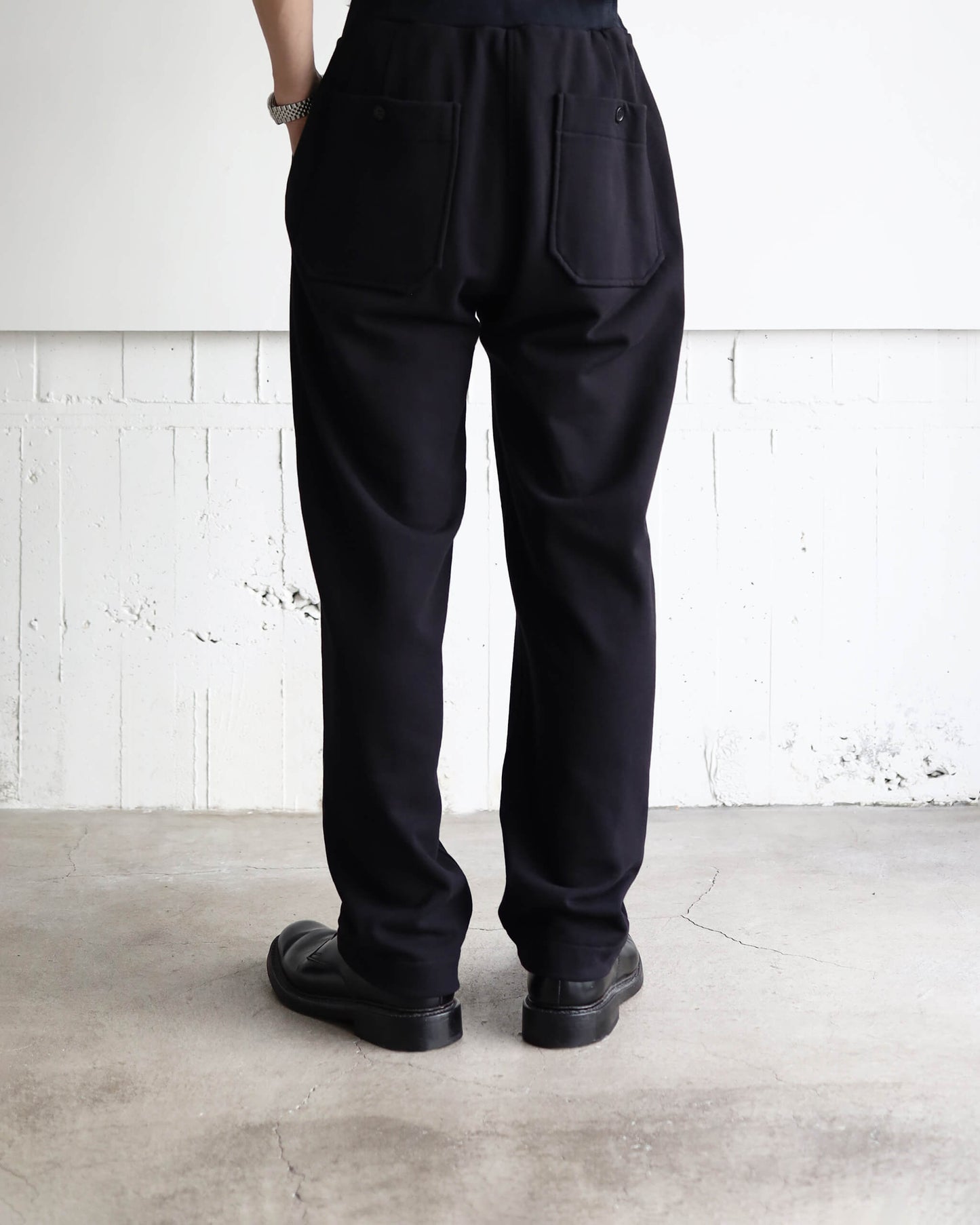 FINE LOOP BACK / PLEAT TRACK TROUSER "BLACK"