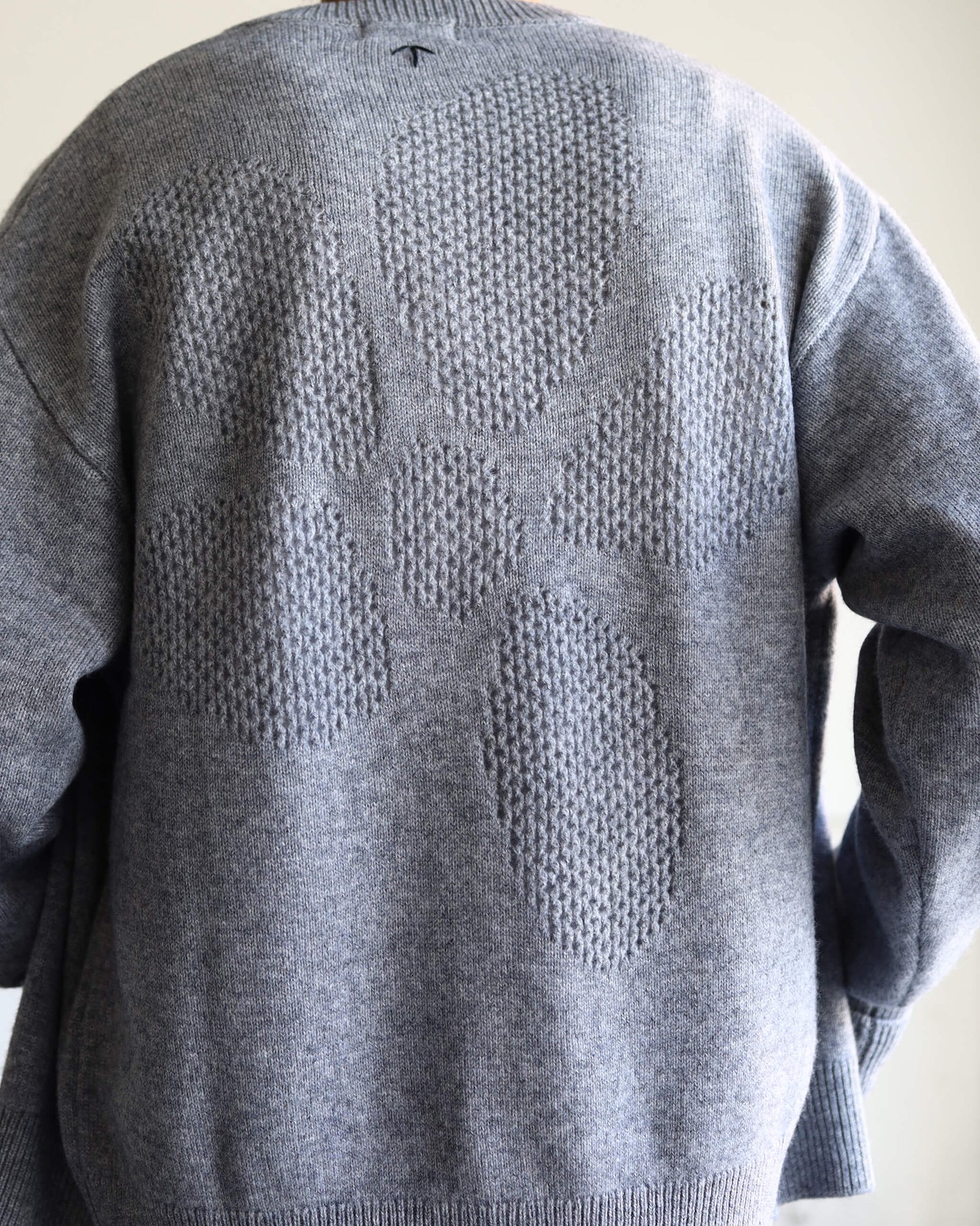 [Exclusive] flower crew cardigan "nezumi"
