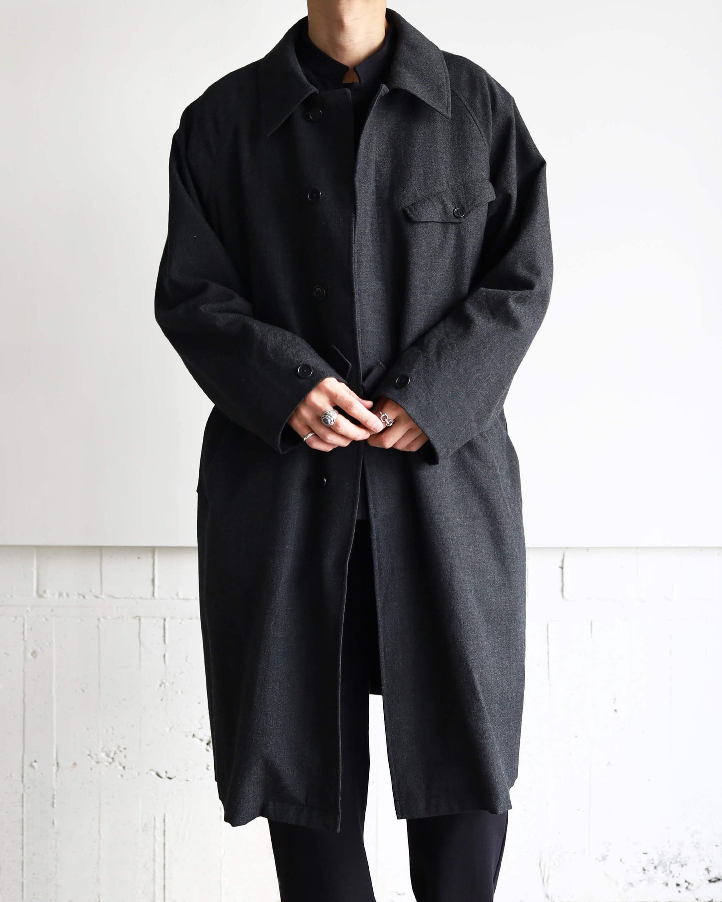 TOUGH WOOL TWIILL / BELTED COAT "CHARCOAL"