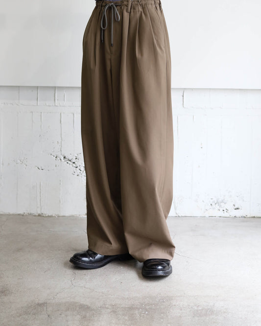 TRIPLE PLEATED EASY TROUSERS ORGANIC COTTON GABARDINE "GRAIGE"