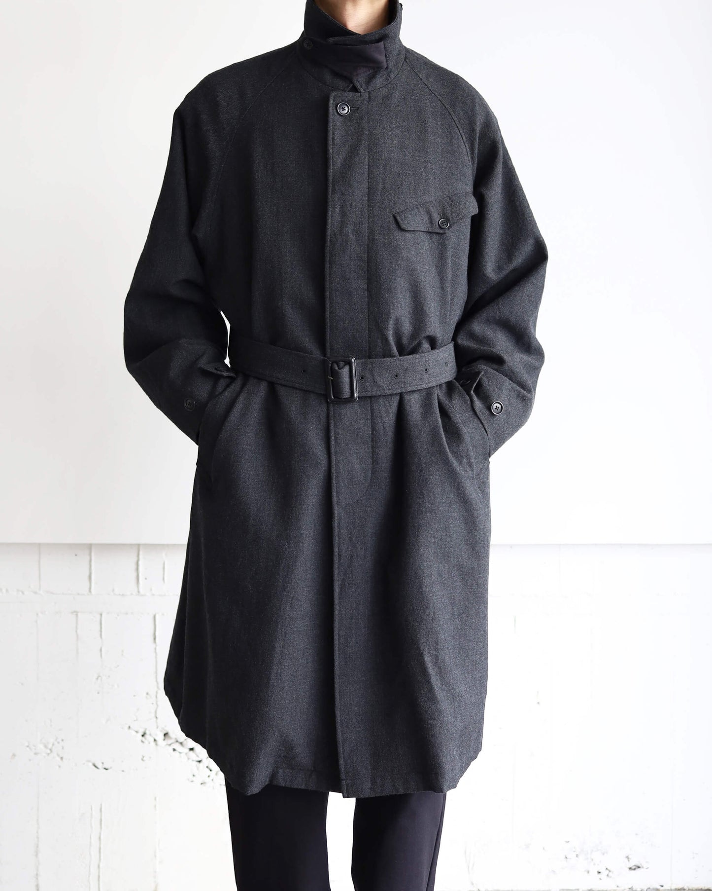 TOUGH WOOL TWIILL / BELTED COAT "CHARCOAL"