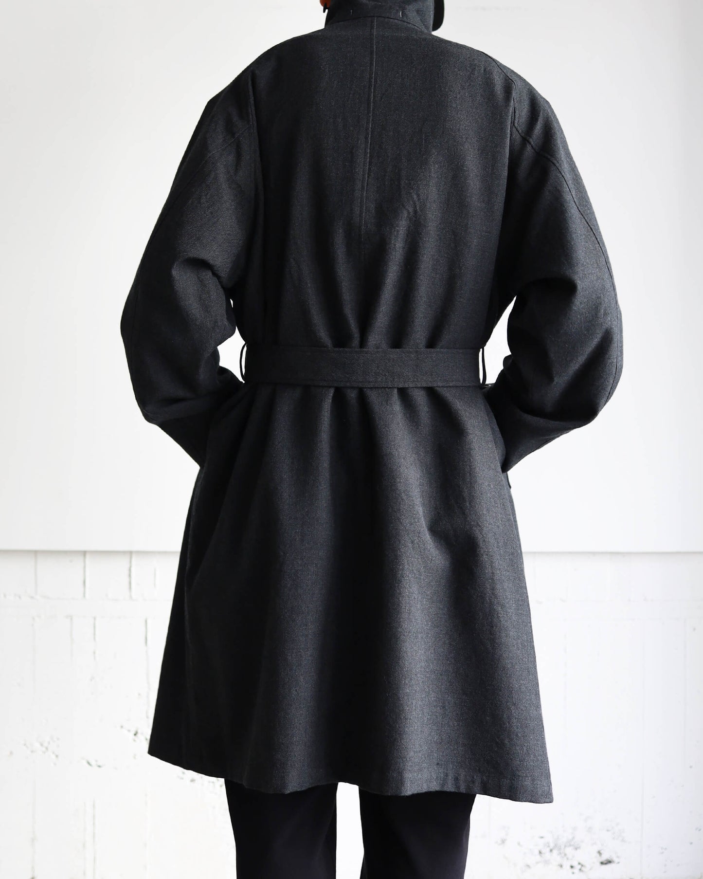 TOUGH WOOL TWIILL / BELTED COAT "CHARCOAL"