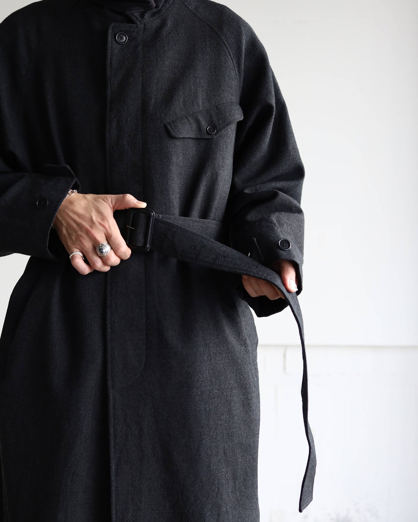 TOUGH WOOL TWIILL / BELTED COAT "CHARCOAL"