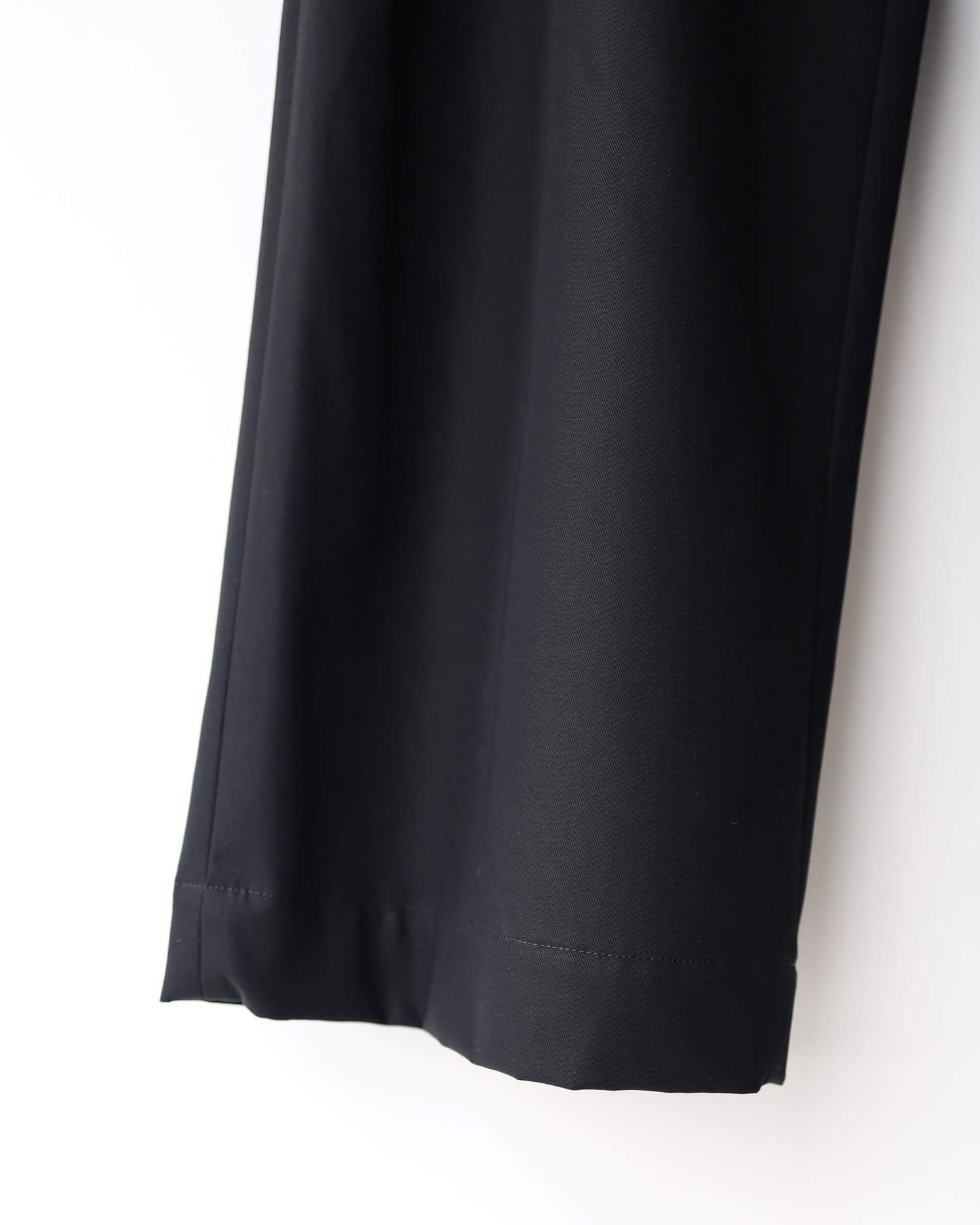 TRIPLE PLEATED EASY TROUSERS ORGANIC COTTON GABARDINE "BLACK"