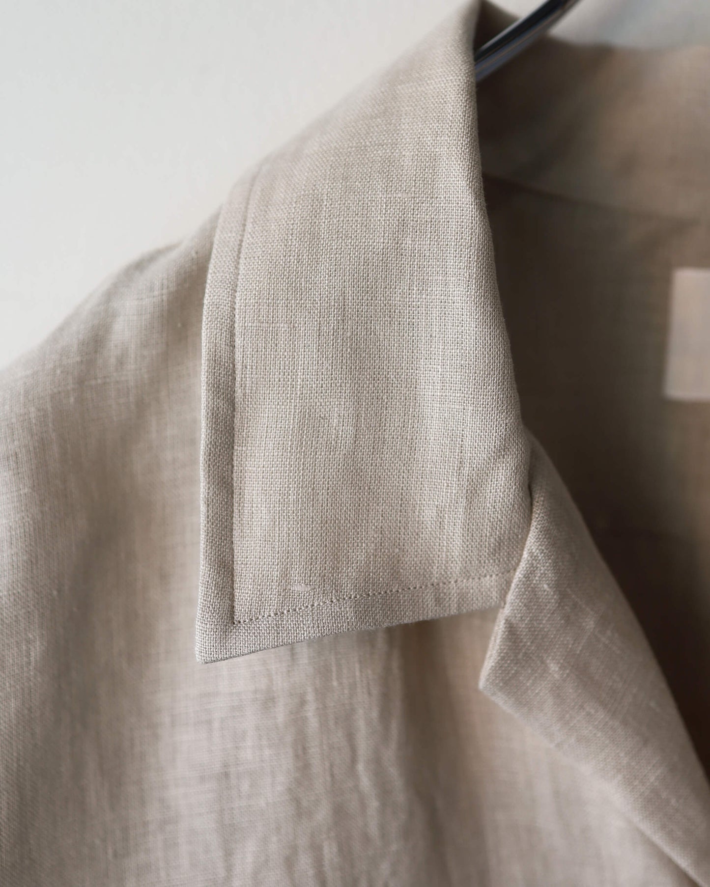COMFORT FIT OPEN COLLAR SHIRT HEMP SHIRTING "TAUPE"